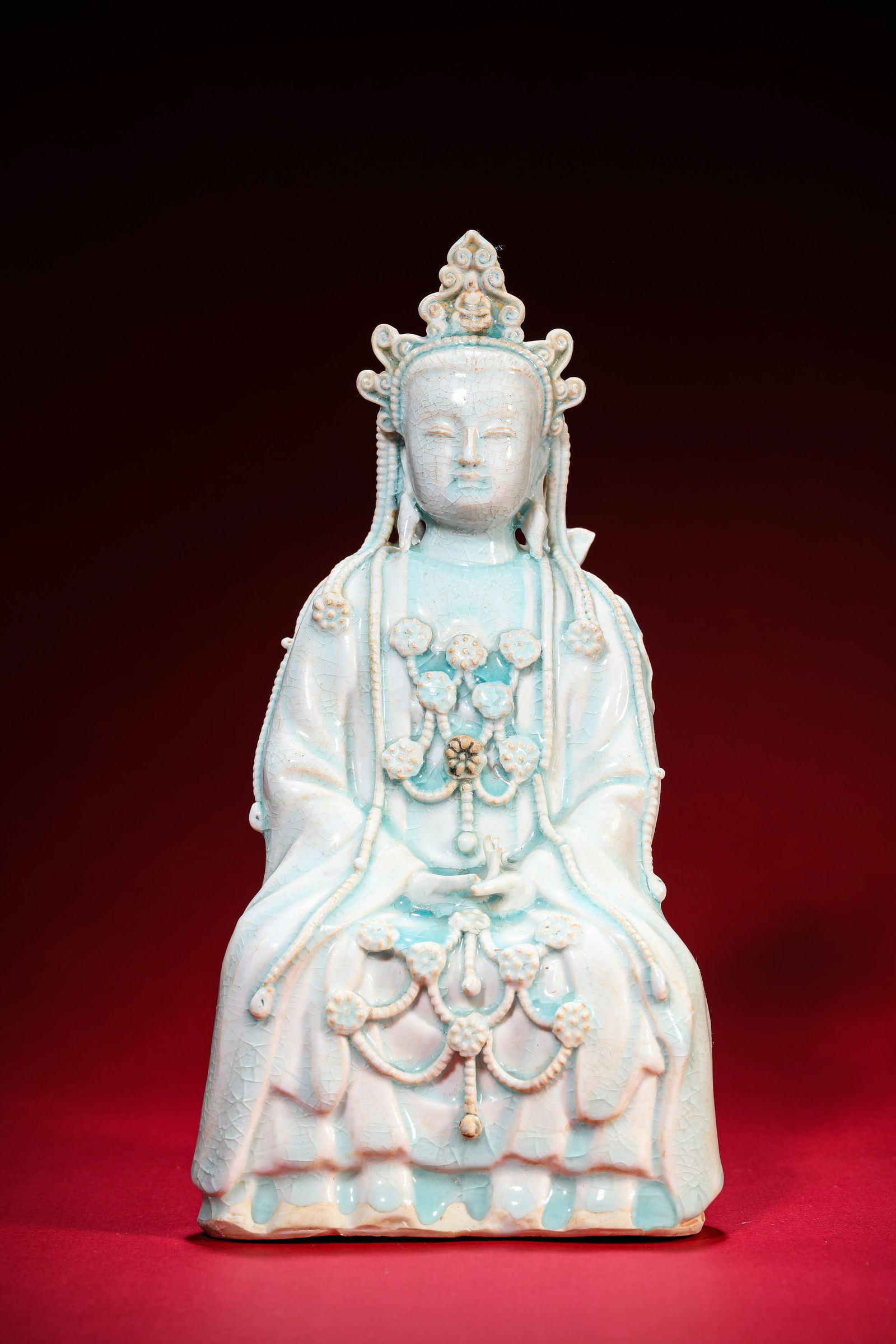 A Hutian-Type Figure of Avalokiteshvara: A Hutian-Type Figure of Avalokiteshvara (14.2 x 9 x 27 cm)