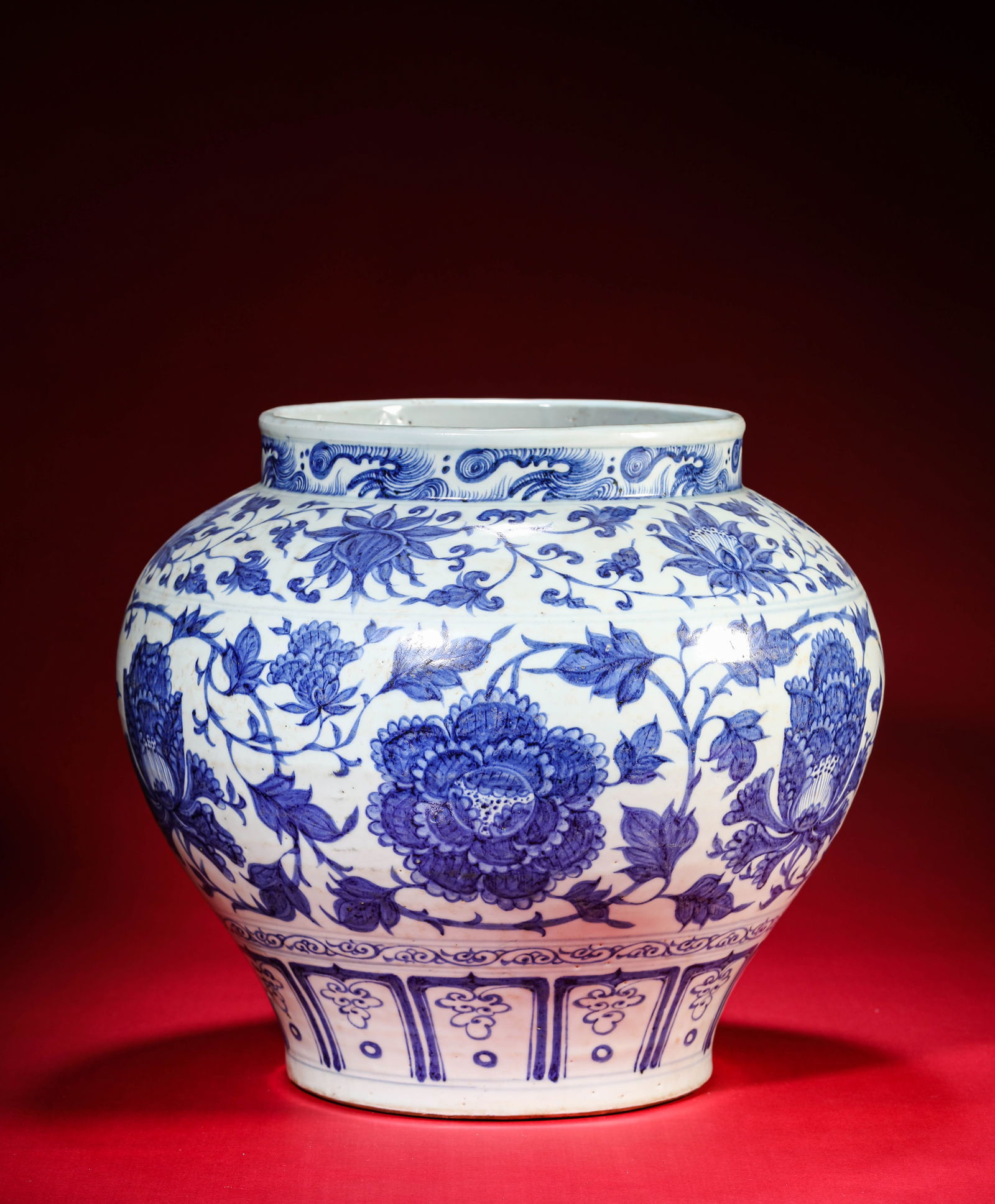 A Blue and White 'Interlocking Florals' Jar: A Blue and White 'Interlocking Florals' Jar (34.1 x 30.2 cm)