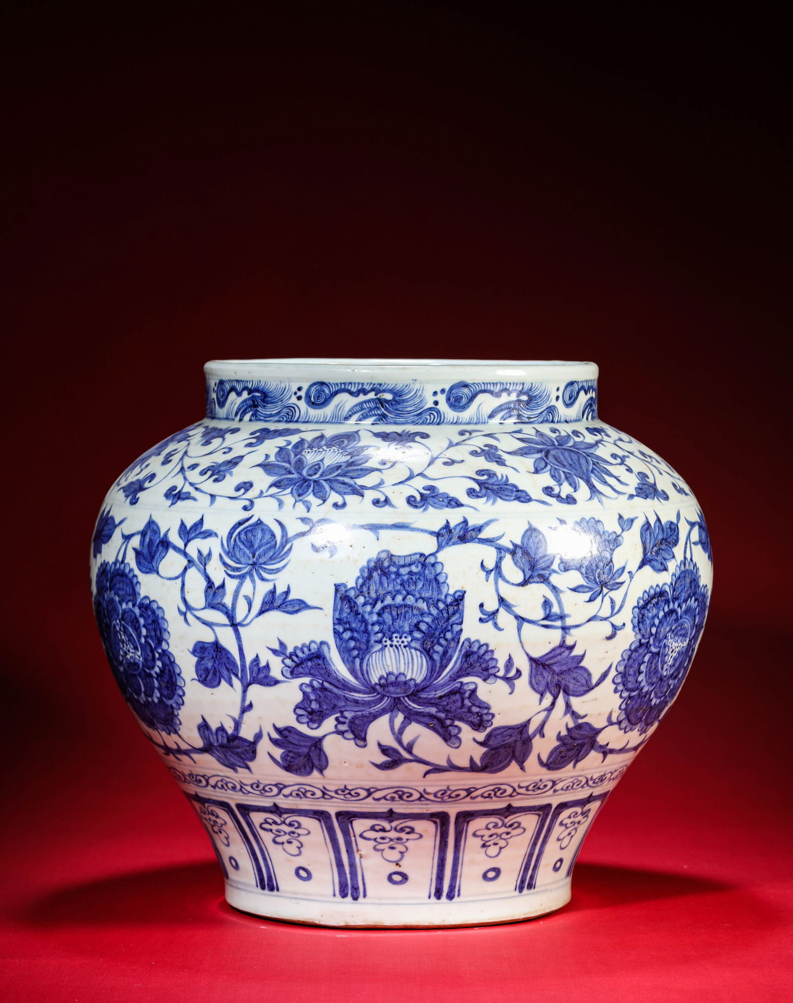 A Blue and White 'Interlocking Florals' Jar - 2