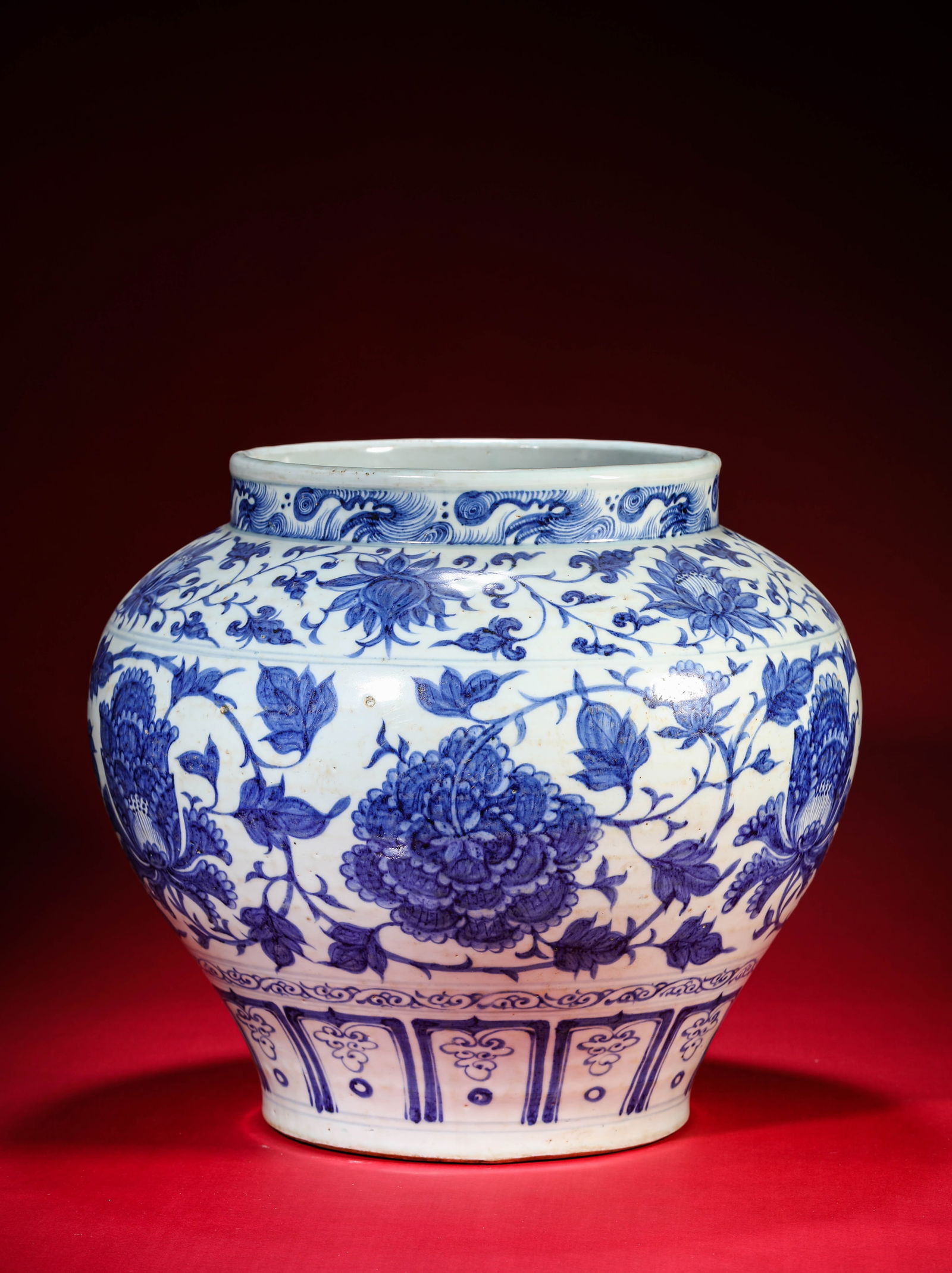 A Blue and White 'Interlocking Florals' Jar - 4