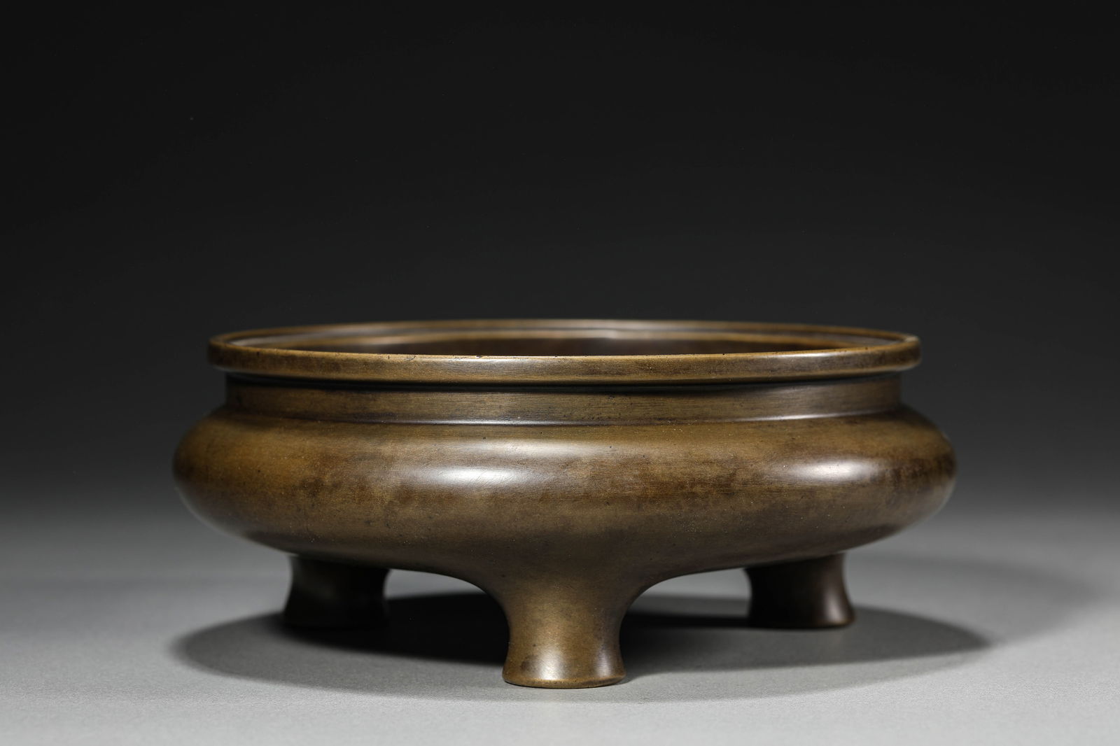 A Bronze 'Li-Form' Censer (1 of 5)