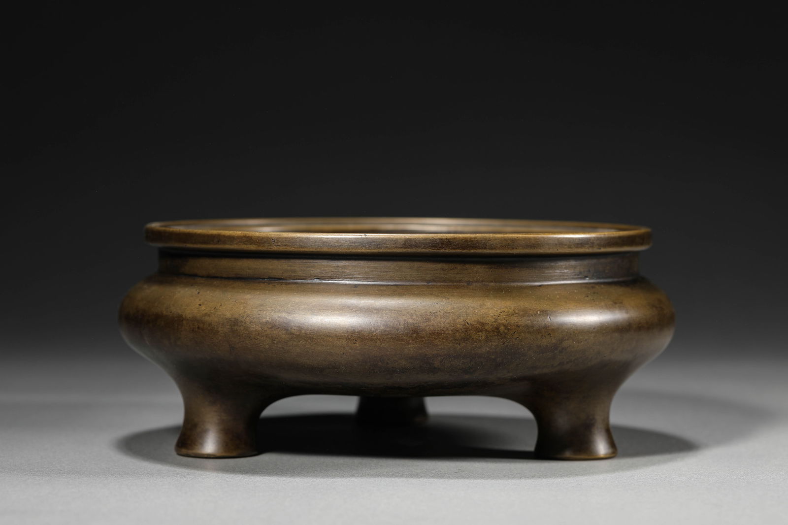 A Bronze 'Li-Form' Censer - 2