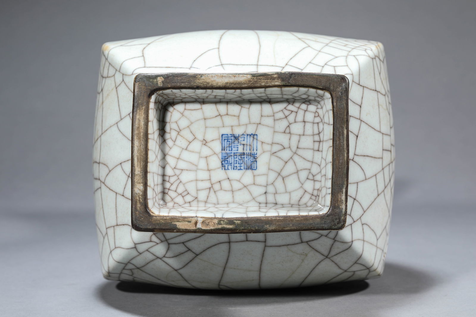 A Guan-Type Vase - 7