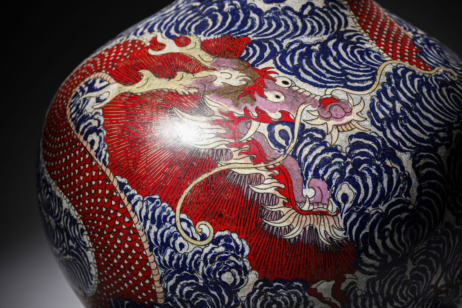 A Cloisonné Enamel ‘Dragon’ Celestial Globe Vase - 2