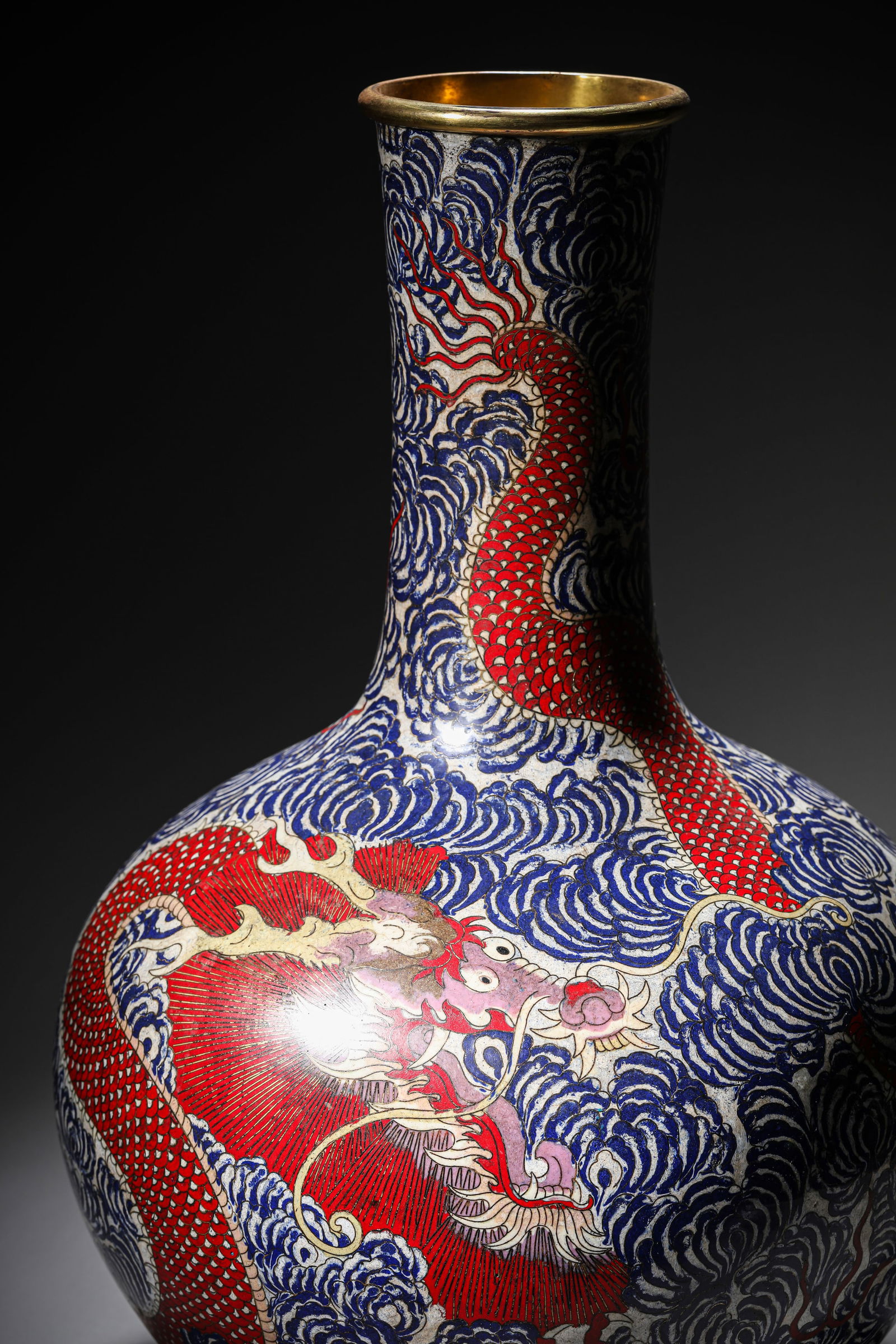 A Cloisonné Enamel ‘Dragon’ Celestial Globe Vase - 3