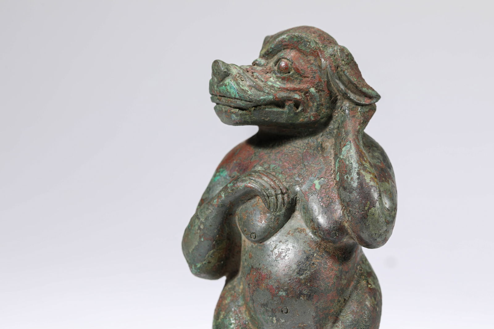 A Bronze 'Auspicious Beast' Ornament - 2