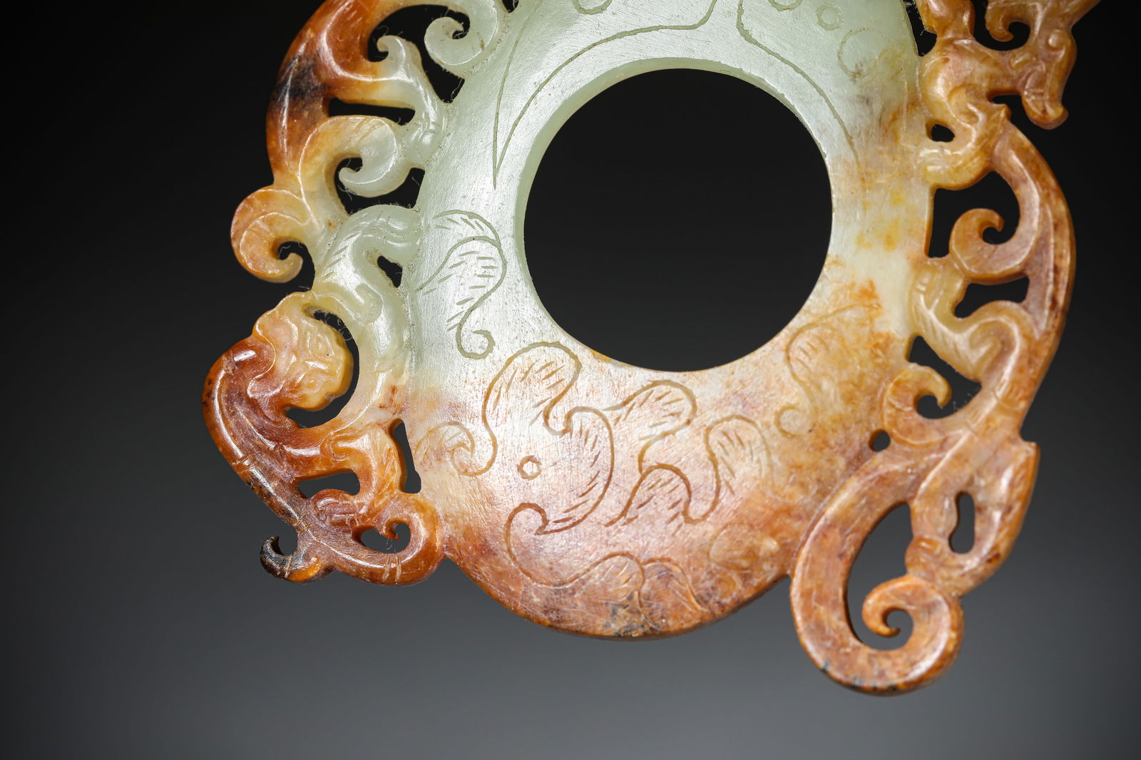 A Jade 'Heart-Shaped' Pendant - 3