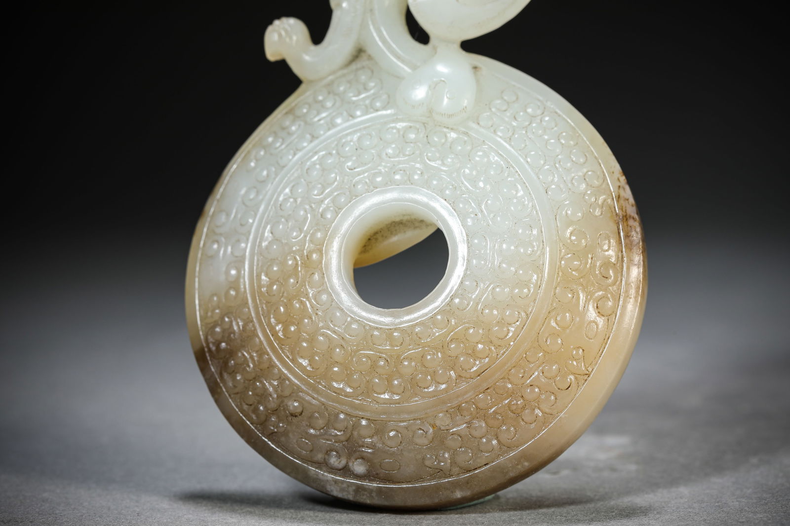 A Jade 'Dragon' Pendant - 3