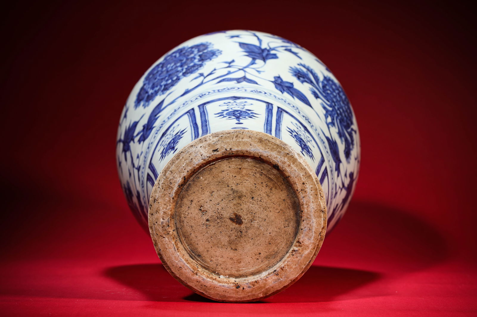 A Blue and White ‘Interlocking Florals’ Meiping - 6