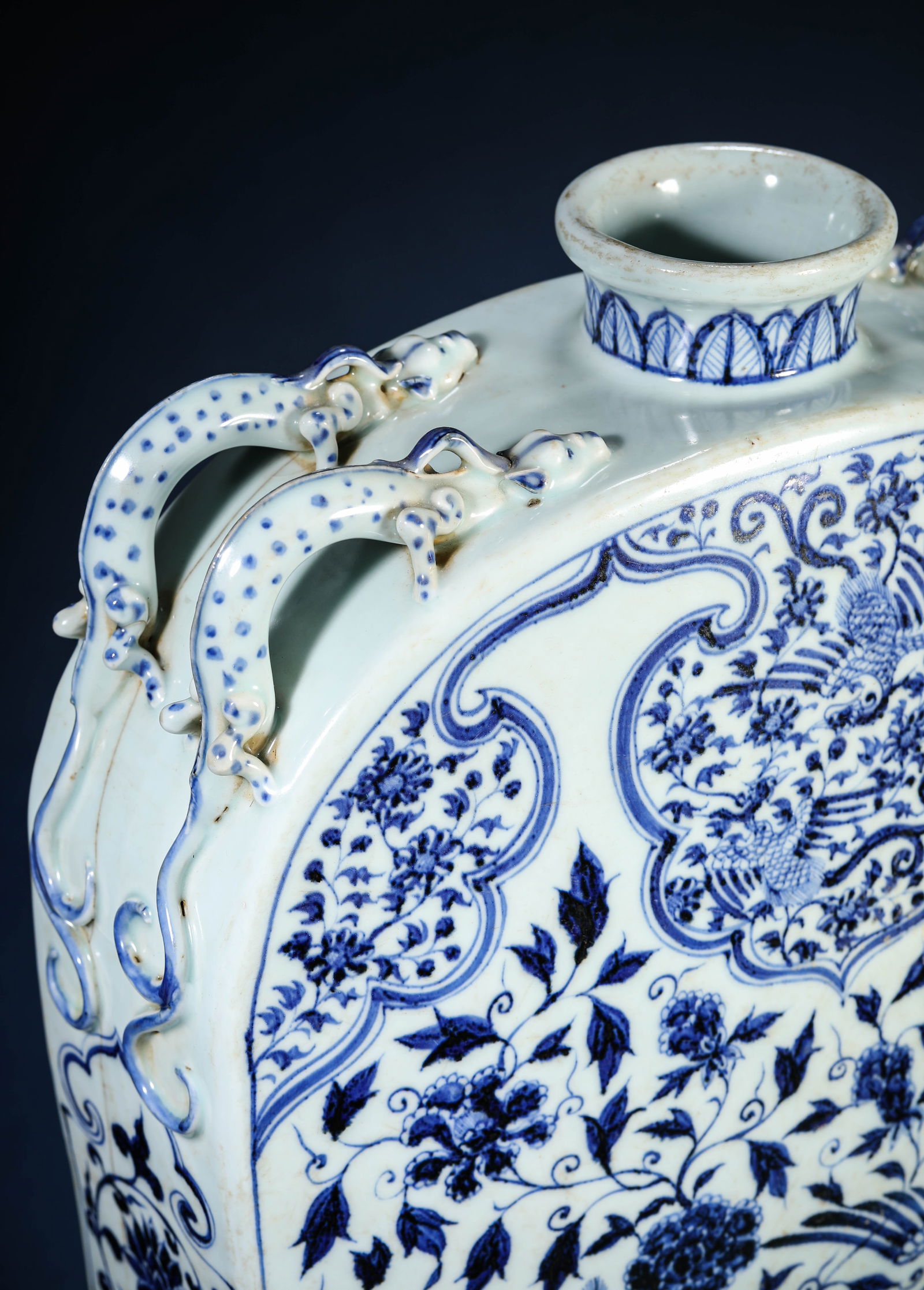 A Blue and White 'Phoenix'Flask - 3
