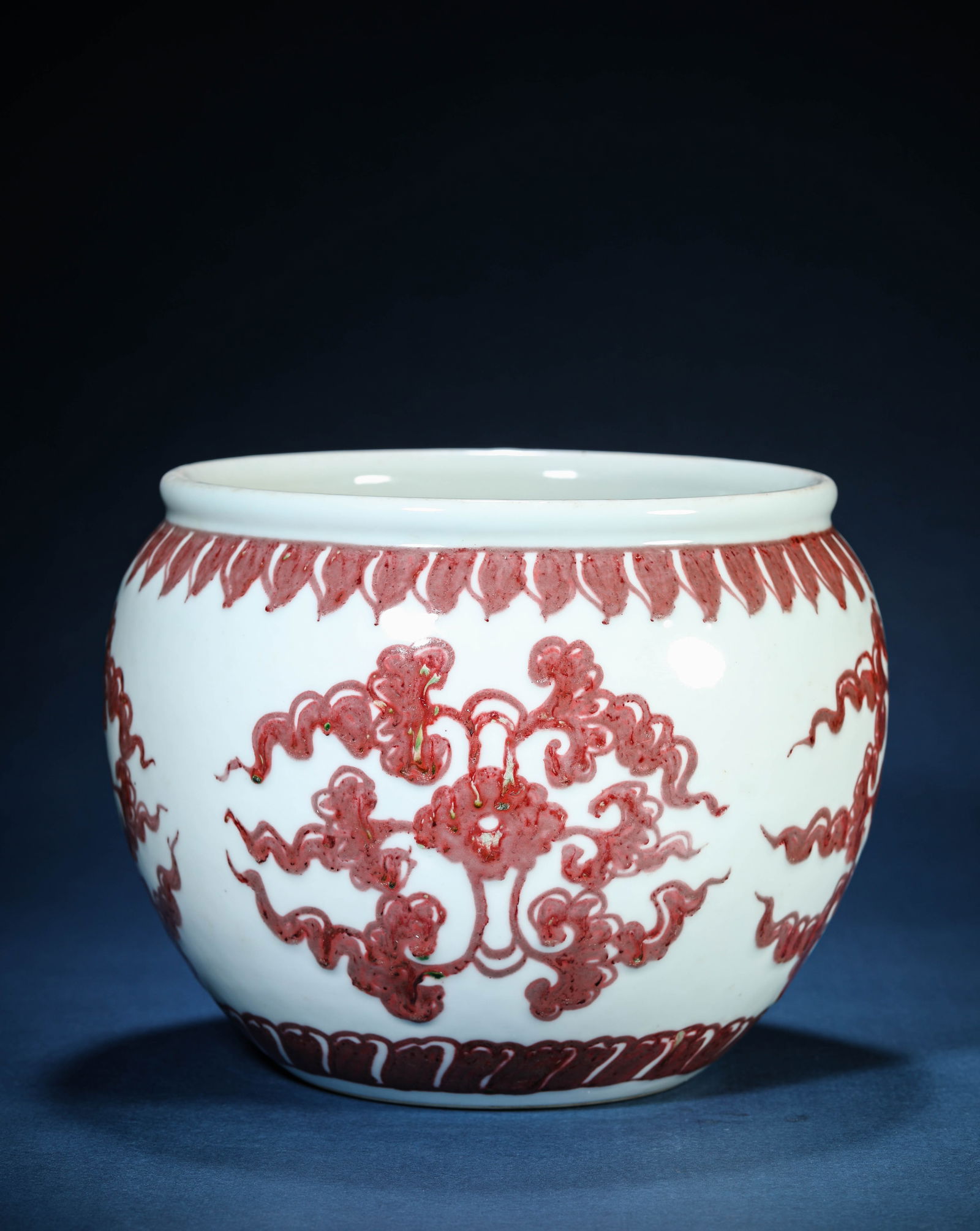 An Underglaze-Red 'Floral' Jar (1 of 5)
