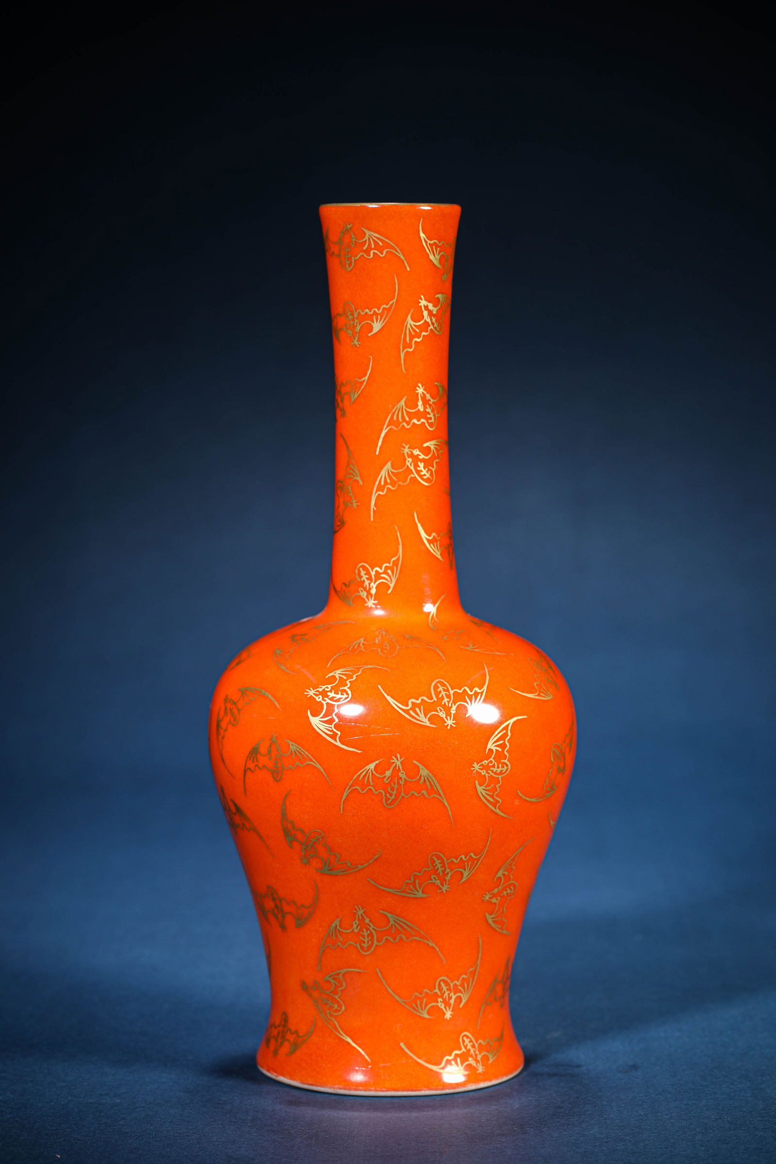 A Coral-Red-Ground Gilt-Decorated Zun: A Coral-Red-Ground Gilt-Decorated Zun (10.9 x 26 cm)