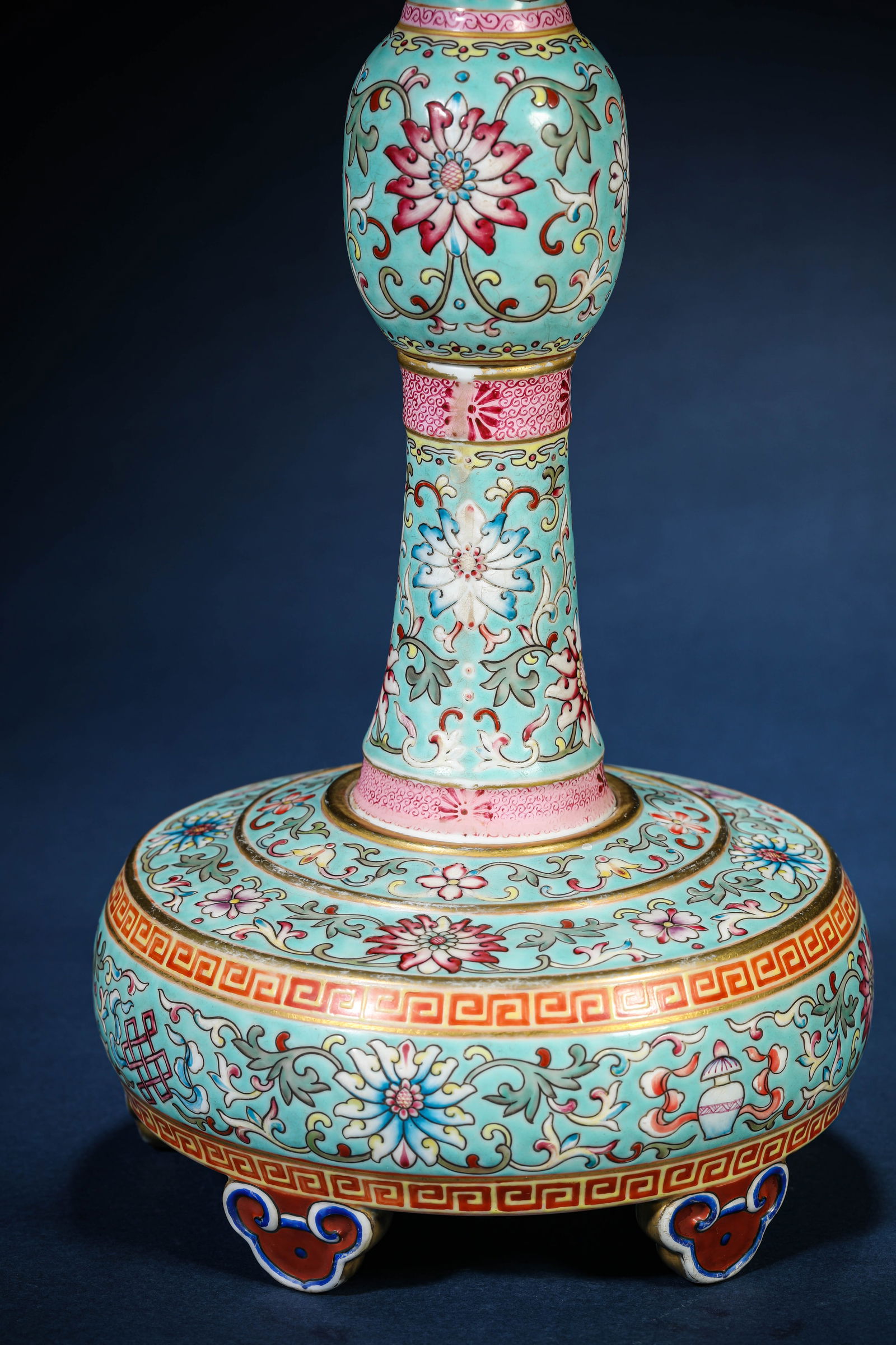 A Turquoise-Ground 'Interlocking Florals and Eight Buddhist Emblems' Hat Stand - 5