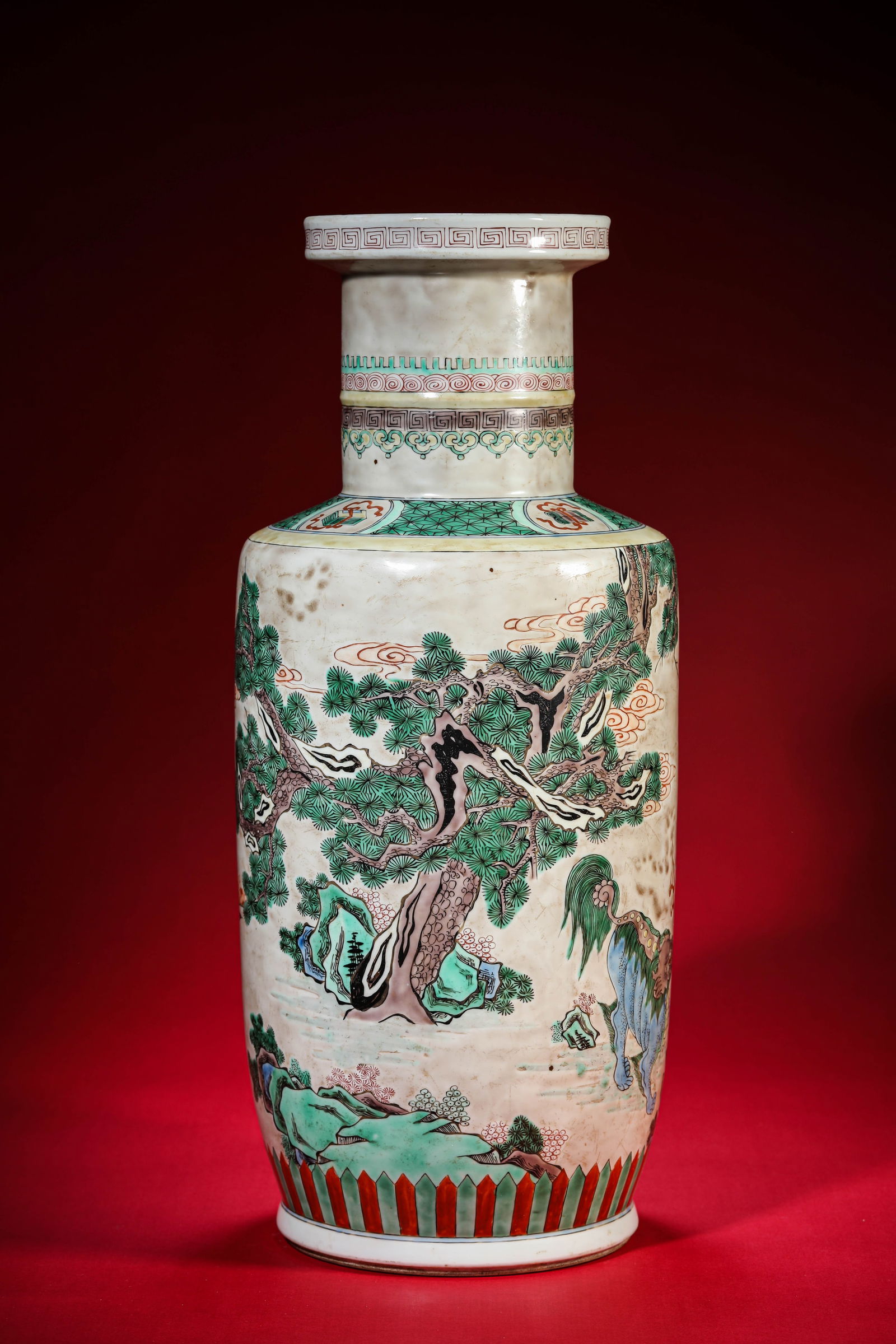 A Wucai 'Figural' 'Bangchui' Vase - 3