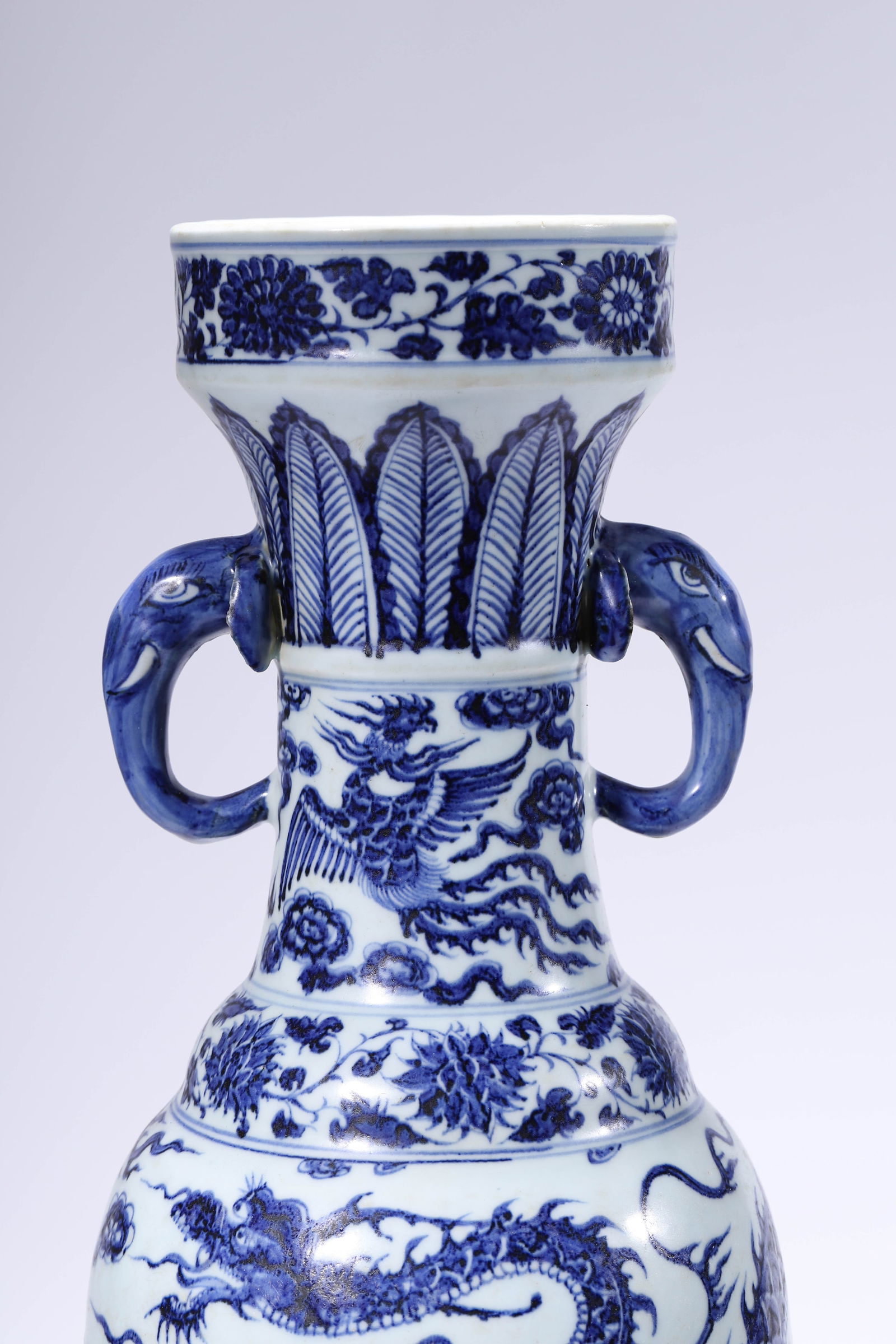 A Blue and White 'Dragon' Vase - 4