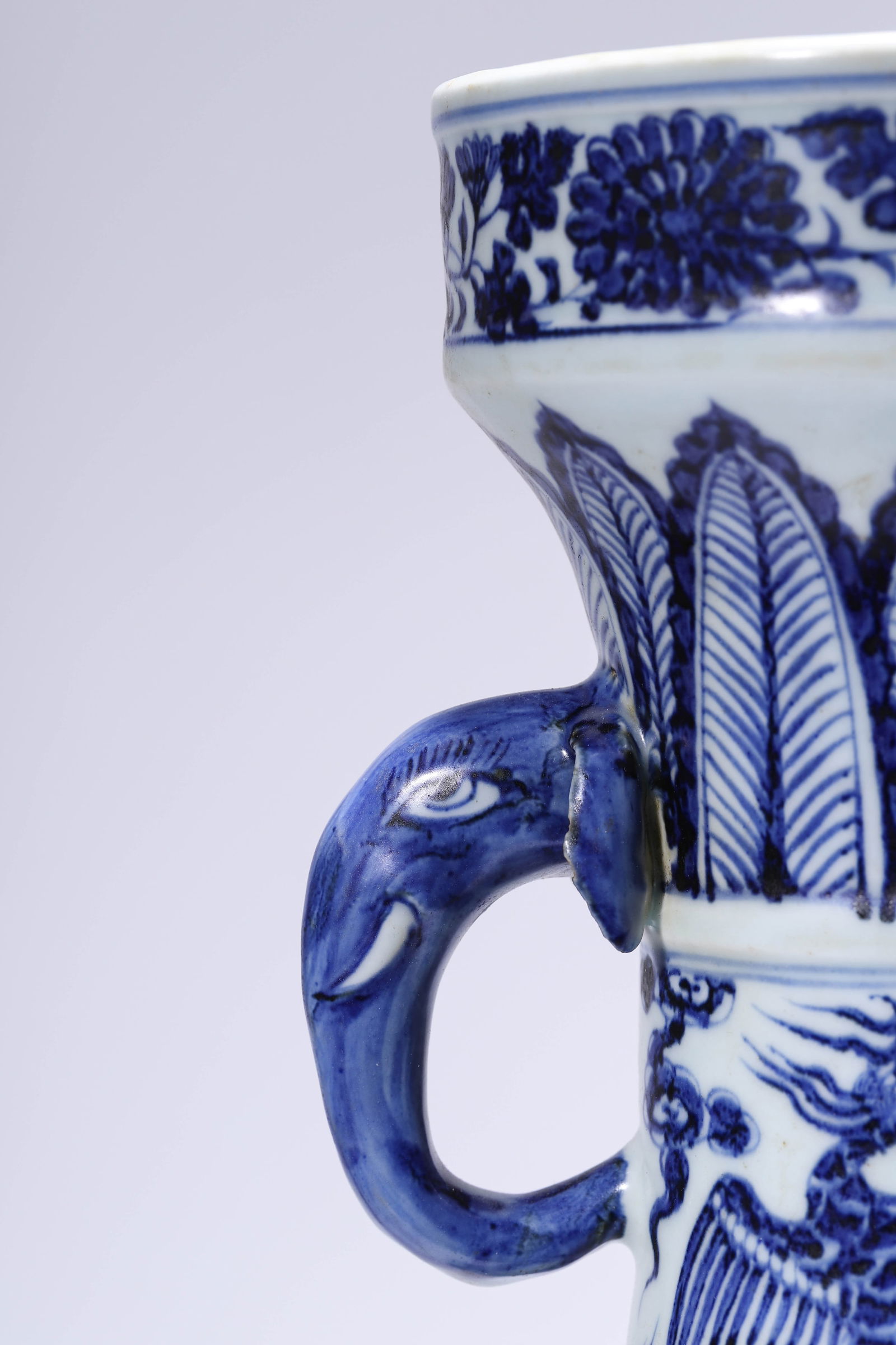 A Blue and White 'Dragon' Vase - 6