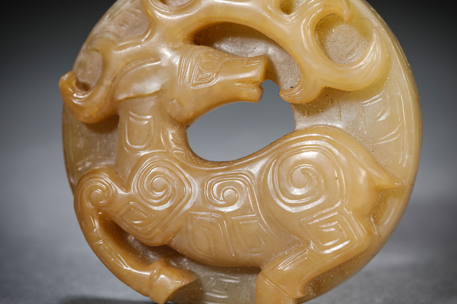 A Jade 'Deer' Bi Disc - 3