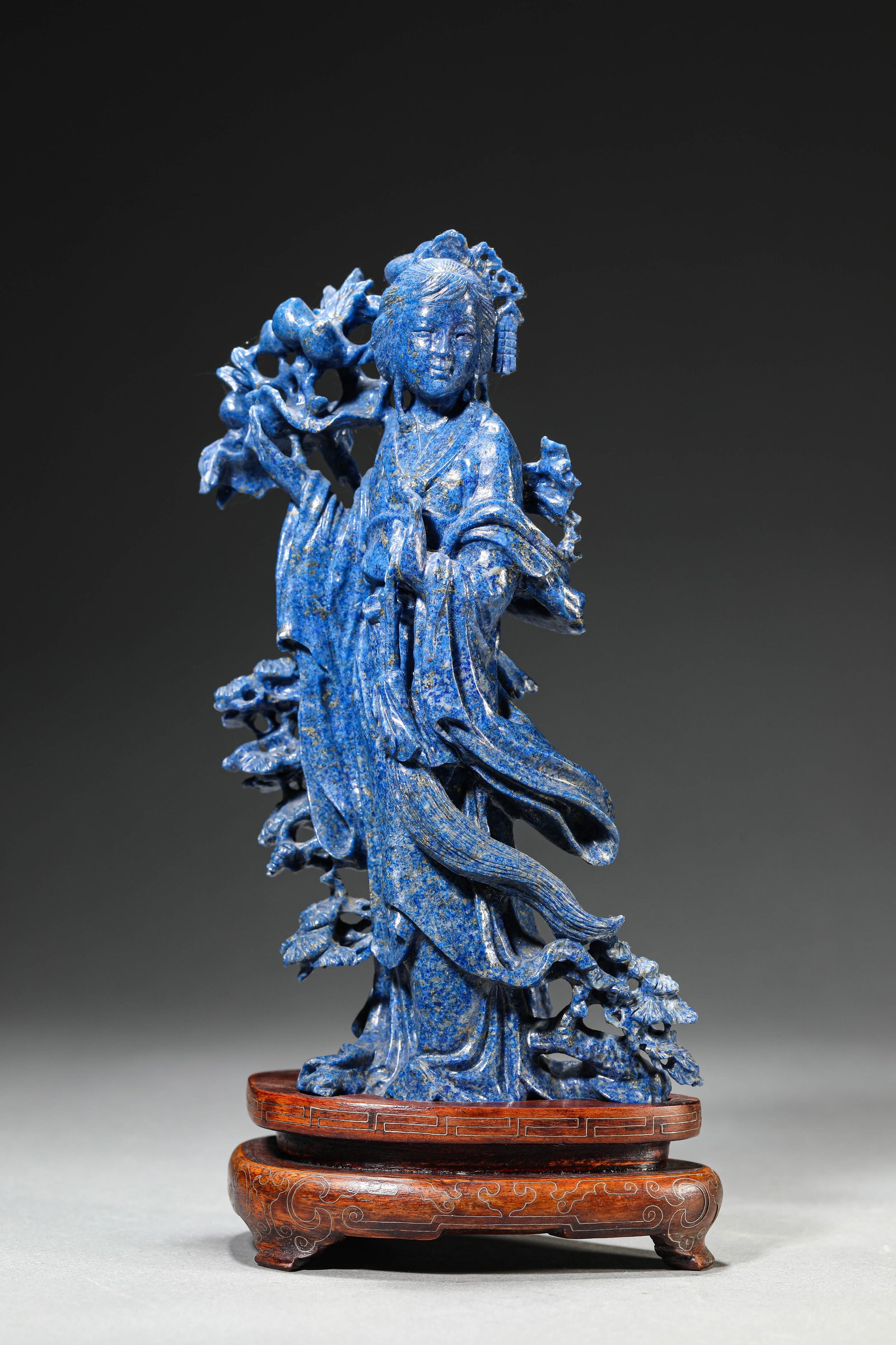 A Lapis Lazuli 'Magu Offering Longevity': A Lapis Lazuli 'Magu Offering Longevity' (11.5 x 8 x 20.5 cm)