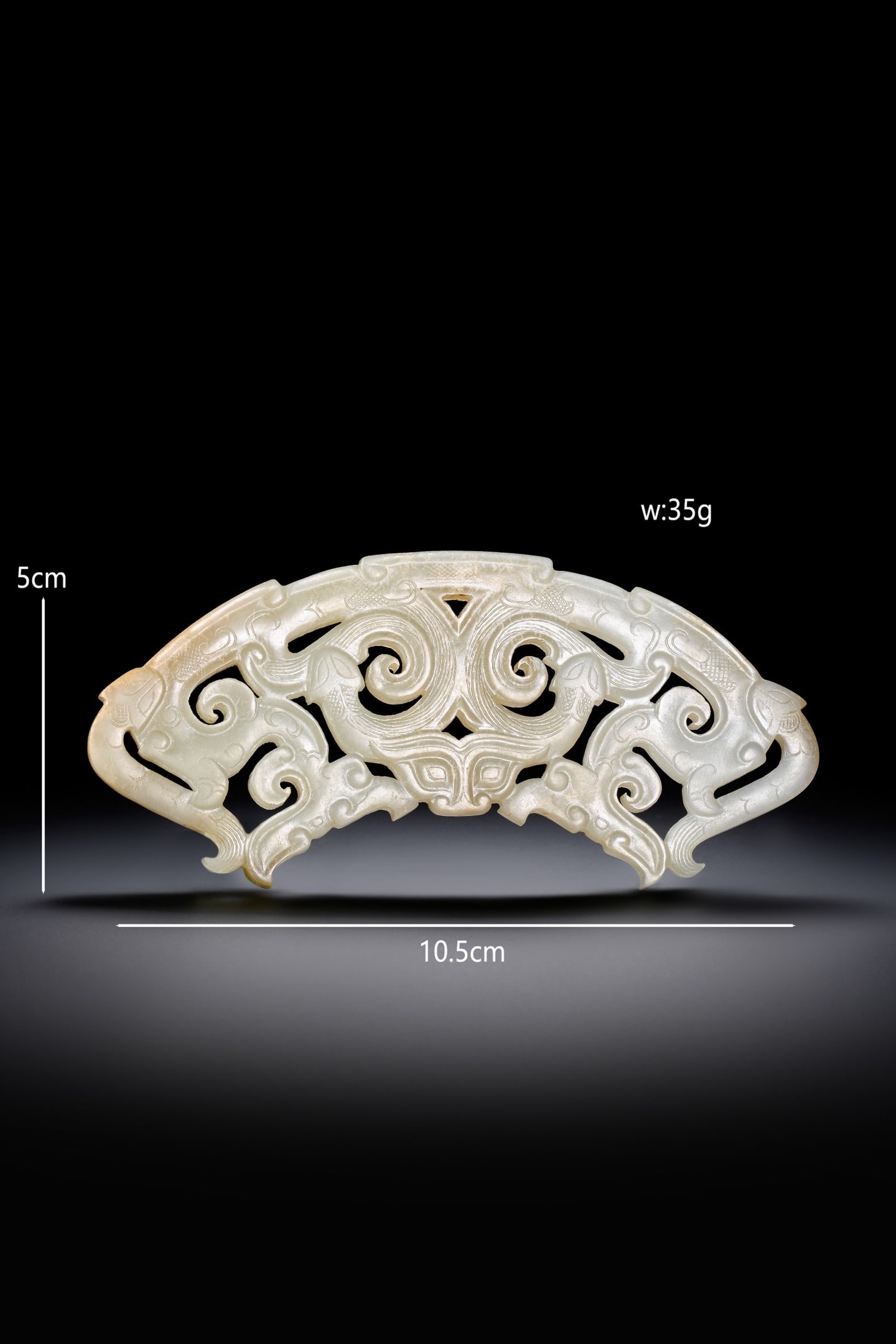 Jade Carved Dragon Pattern Huang: Jade Carved Dragon Pattern Huang (10.5 x 5cm)