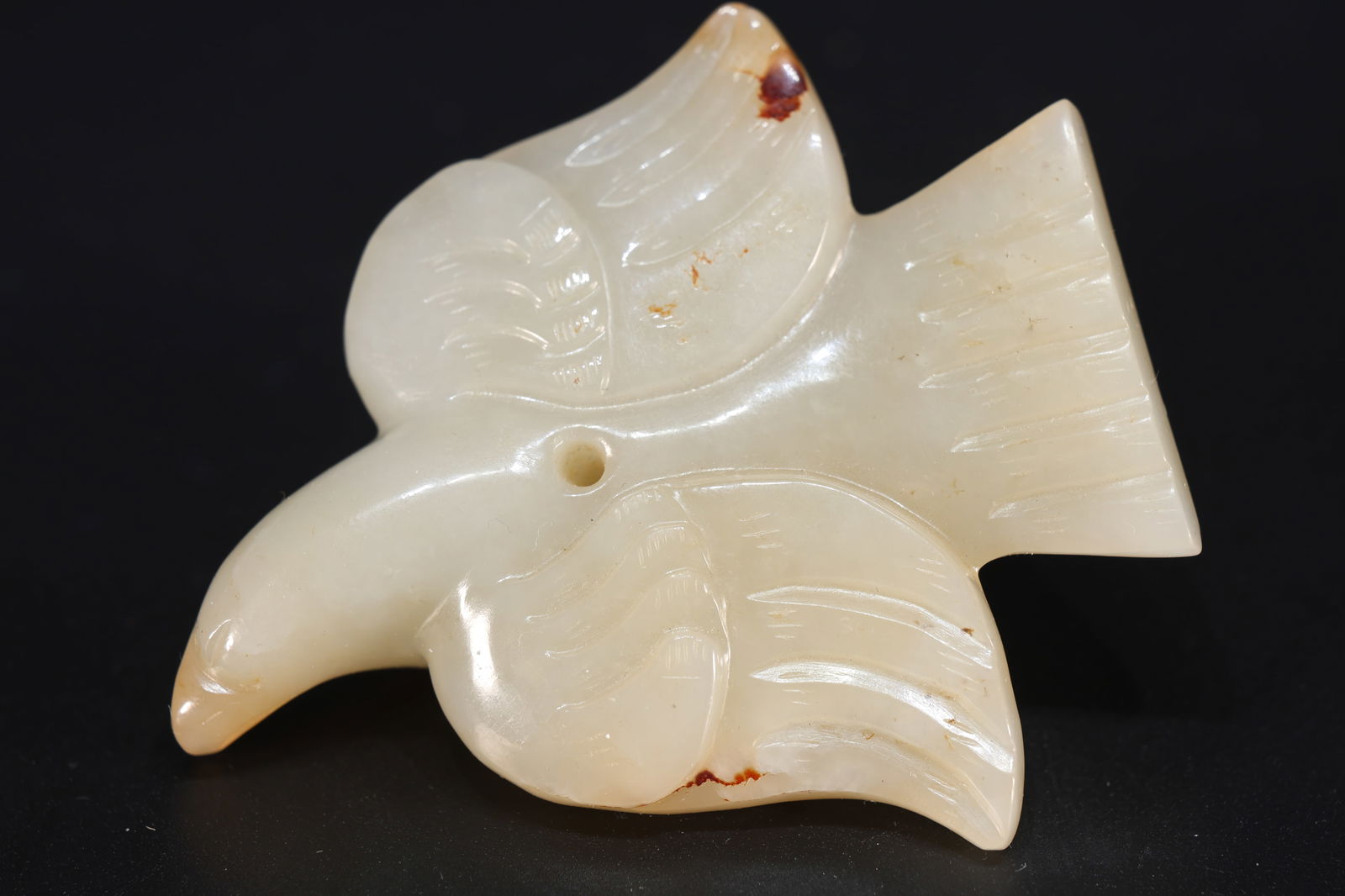 Jade Carved Bird Shape Ornament: Jade Carved Bird Shape Ornament (7 x 6 x 3cm)