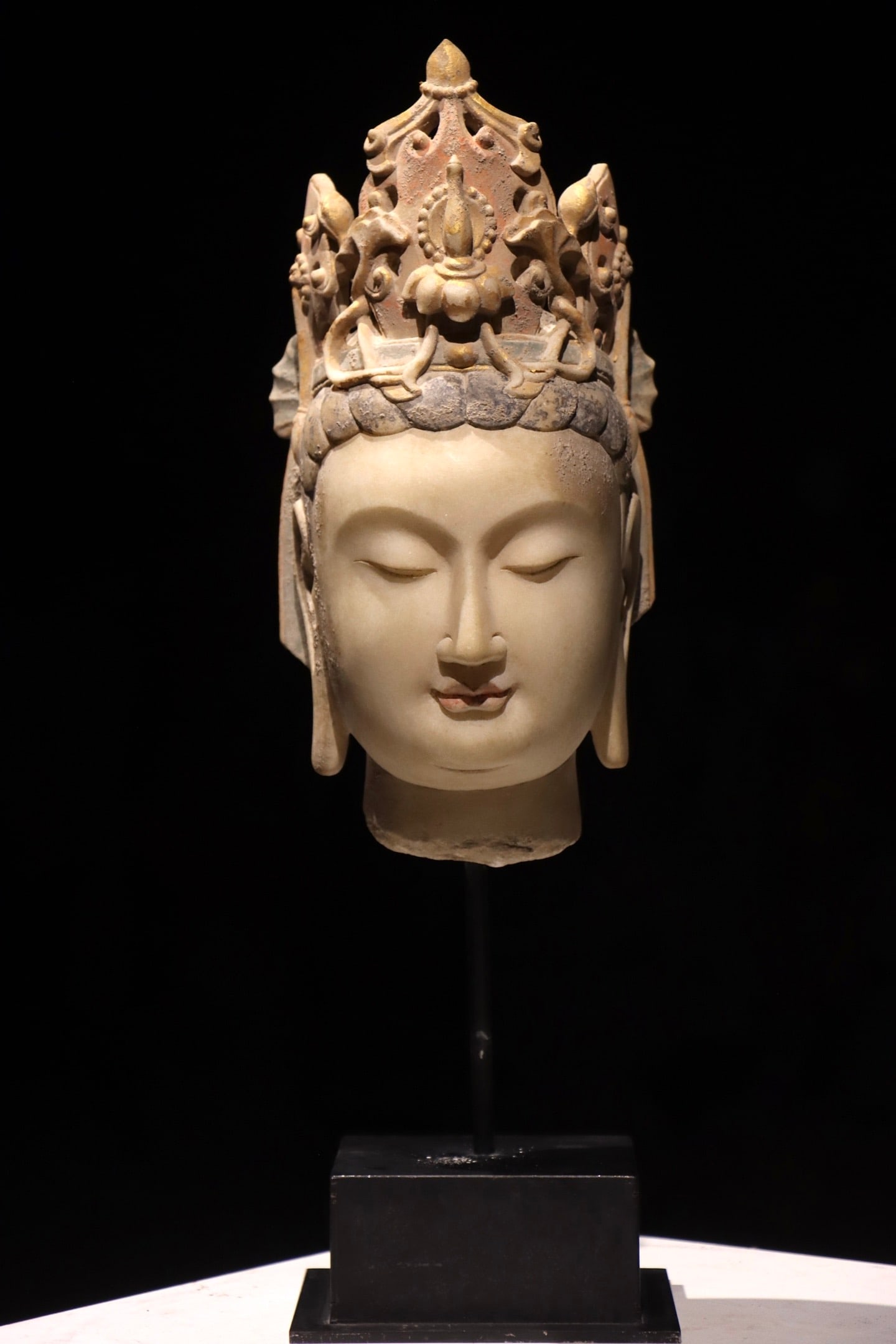 Stone GuanYin Head Figure: Stone GuanYin Head Figure (33cm)