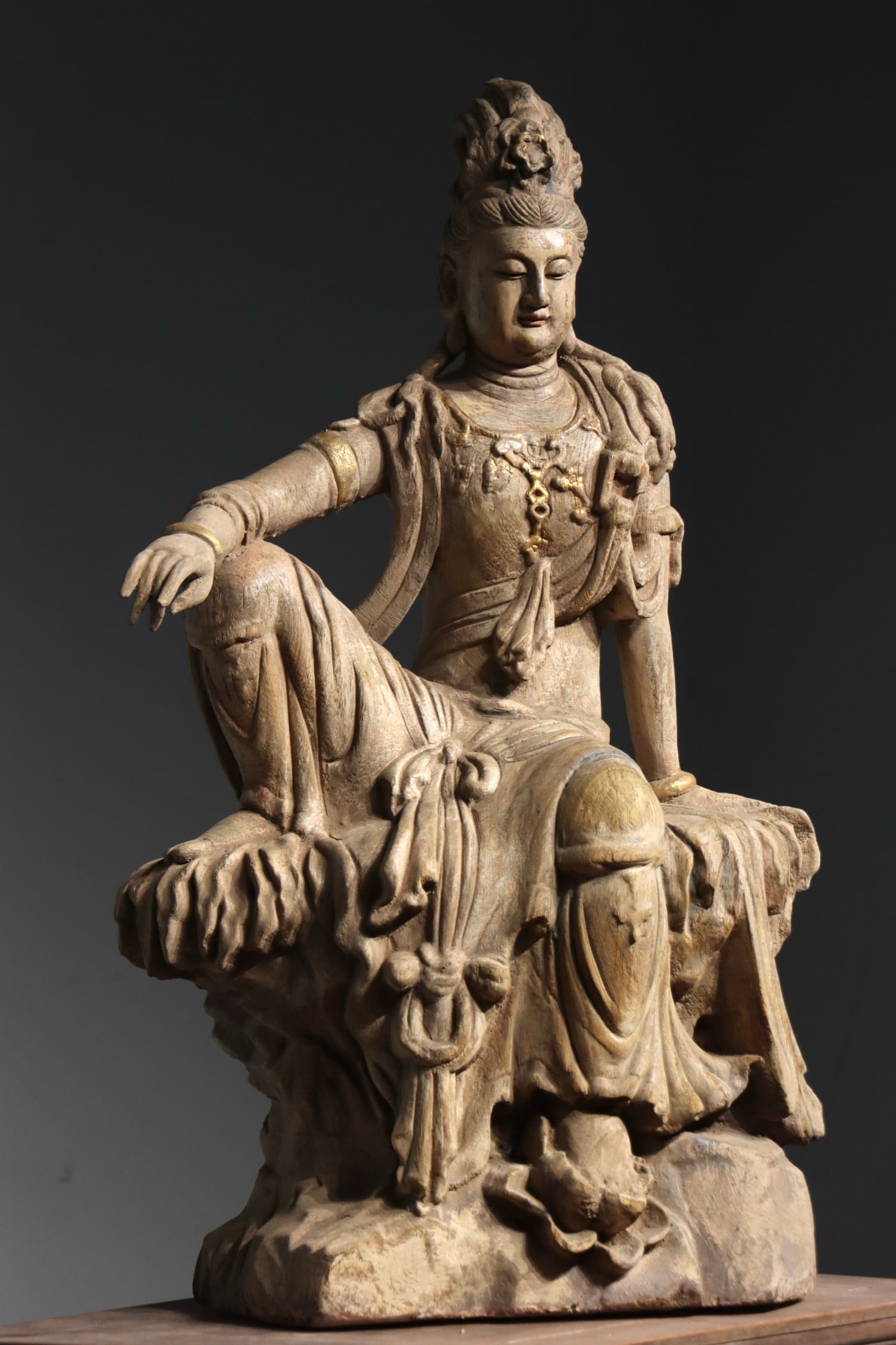 Wood Avalokitesvara Figure - 4