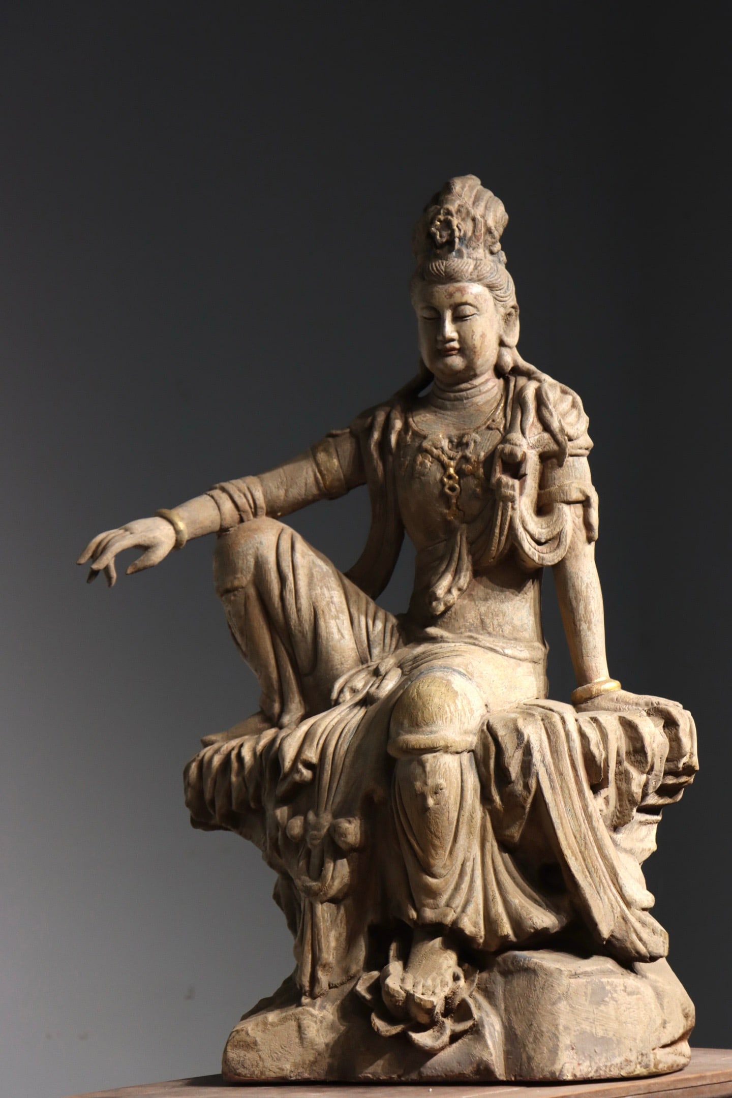 Wood Avalokitesvara Figure - 5