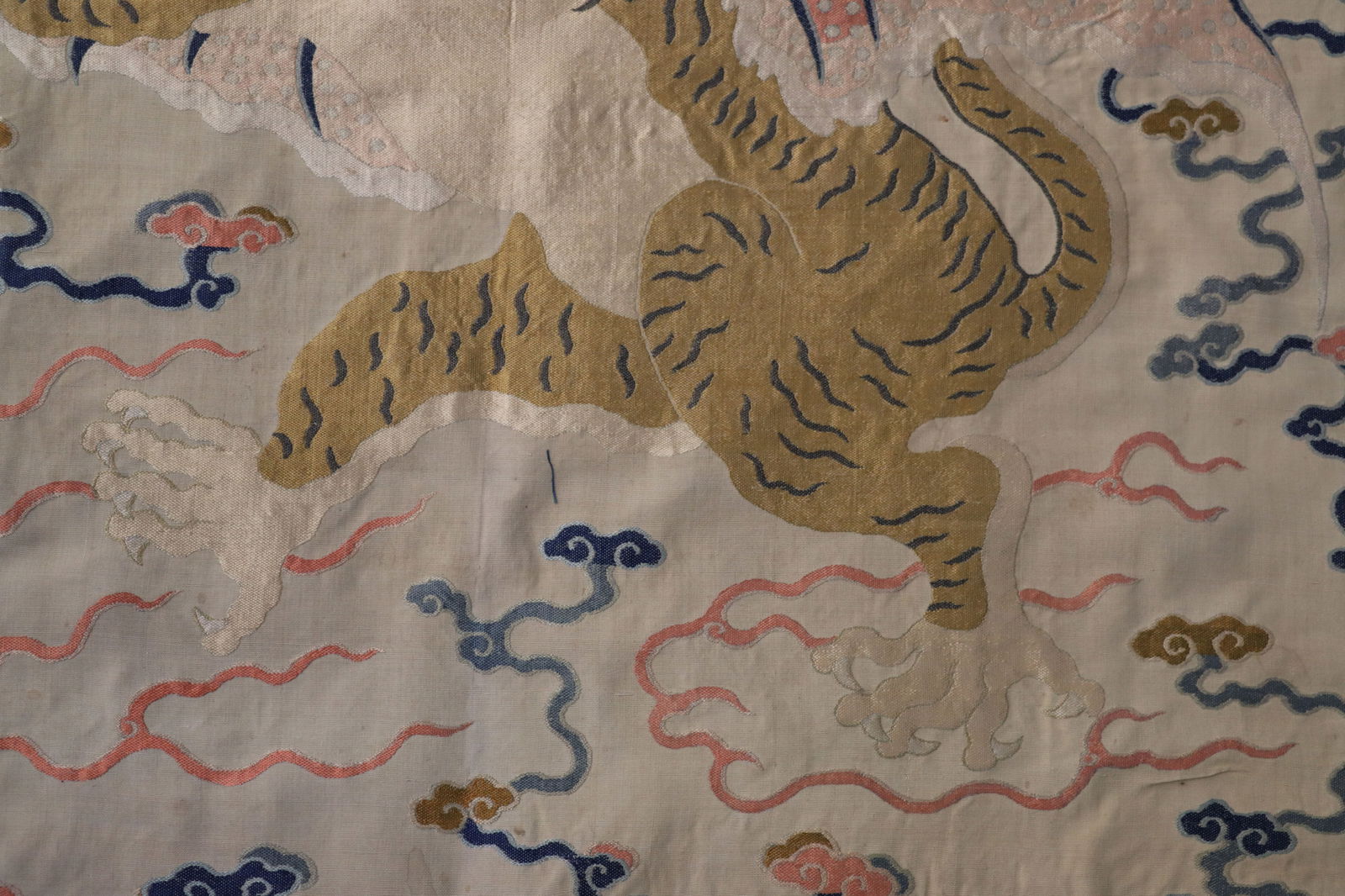 Silk Beast Pattern Embroidery - 7