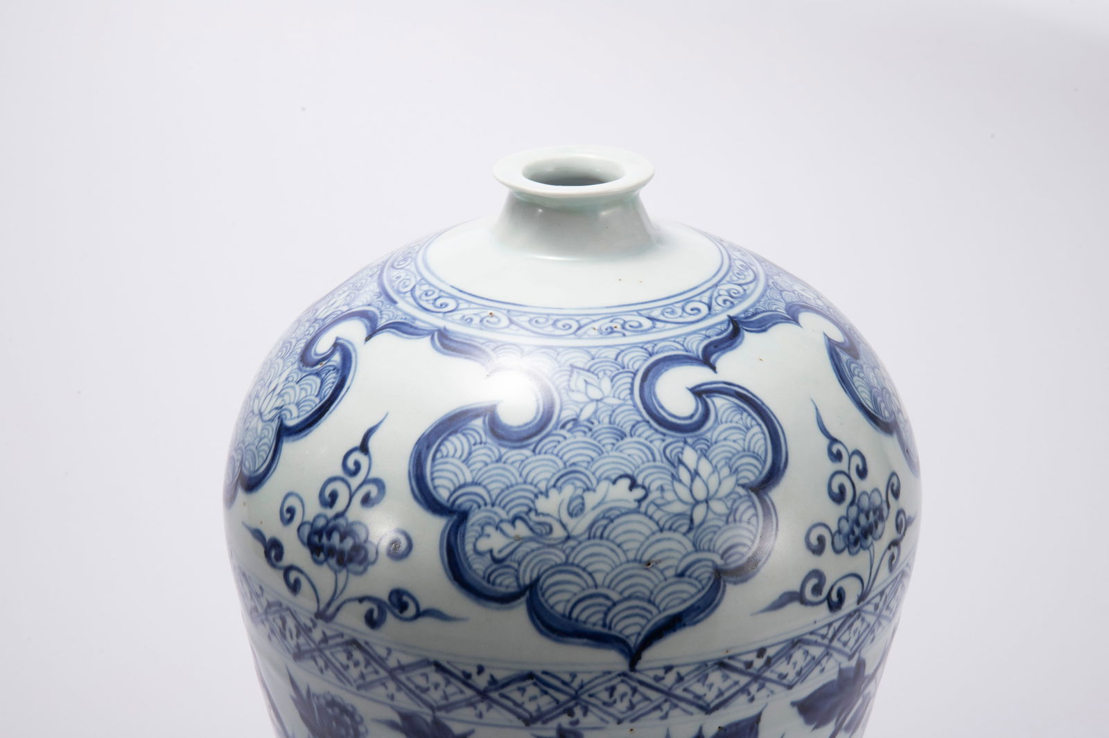 Blue and White Flower Pattern Porcelain Vase - 2