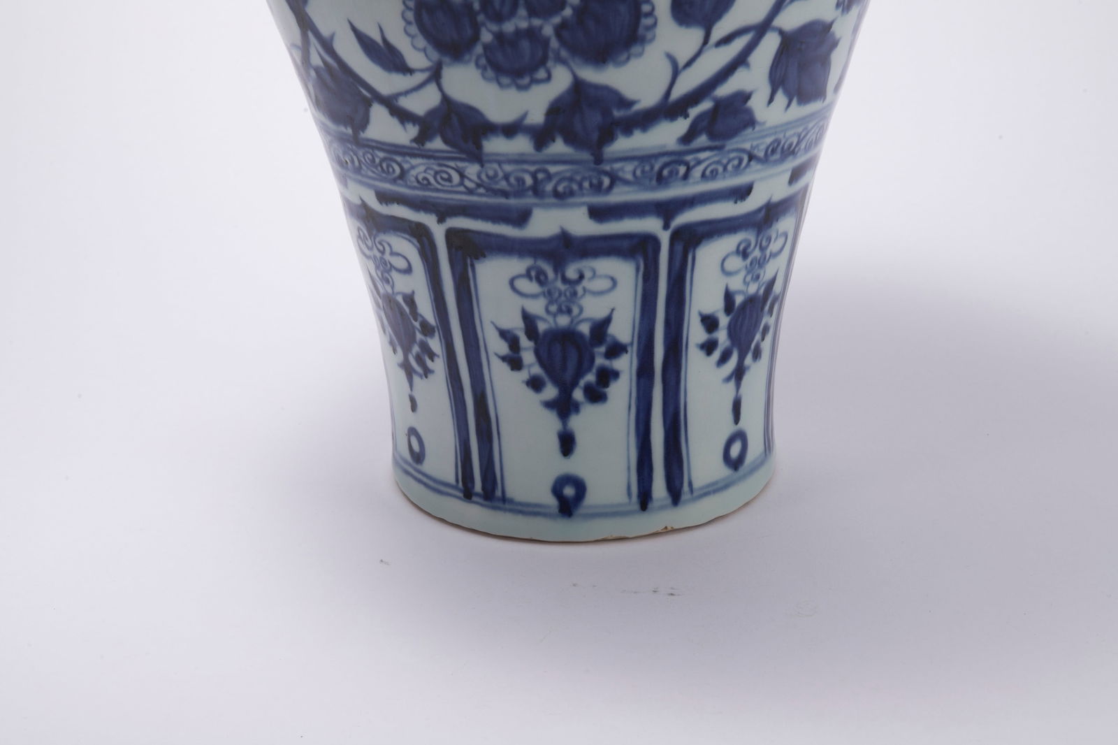 Blue and White Flower Pattern Porcelain Vase - 4