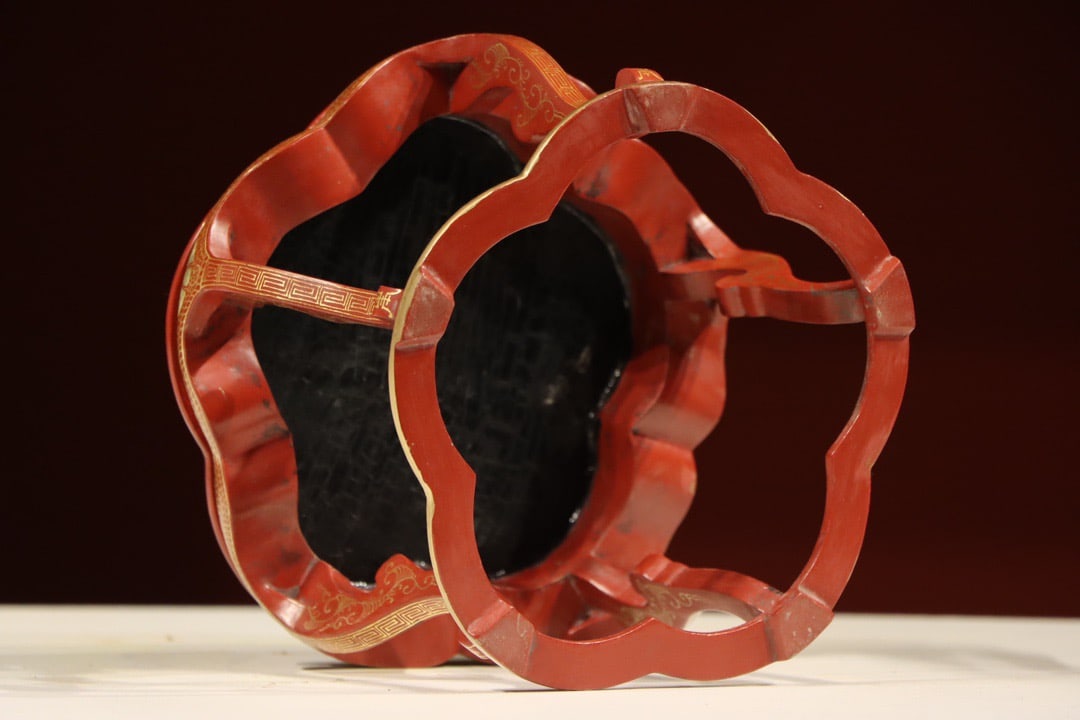 Lacquerware Gold Drawing Flower and Dragon Pattern Circle Table - 7