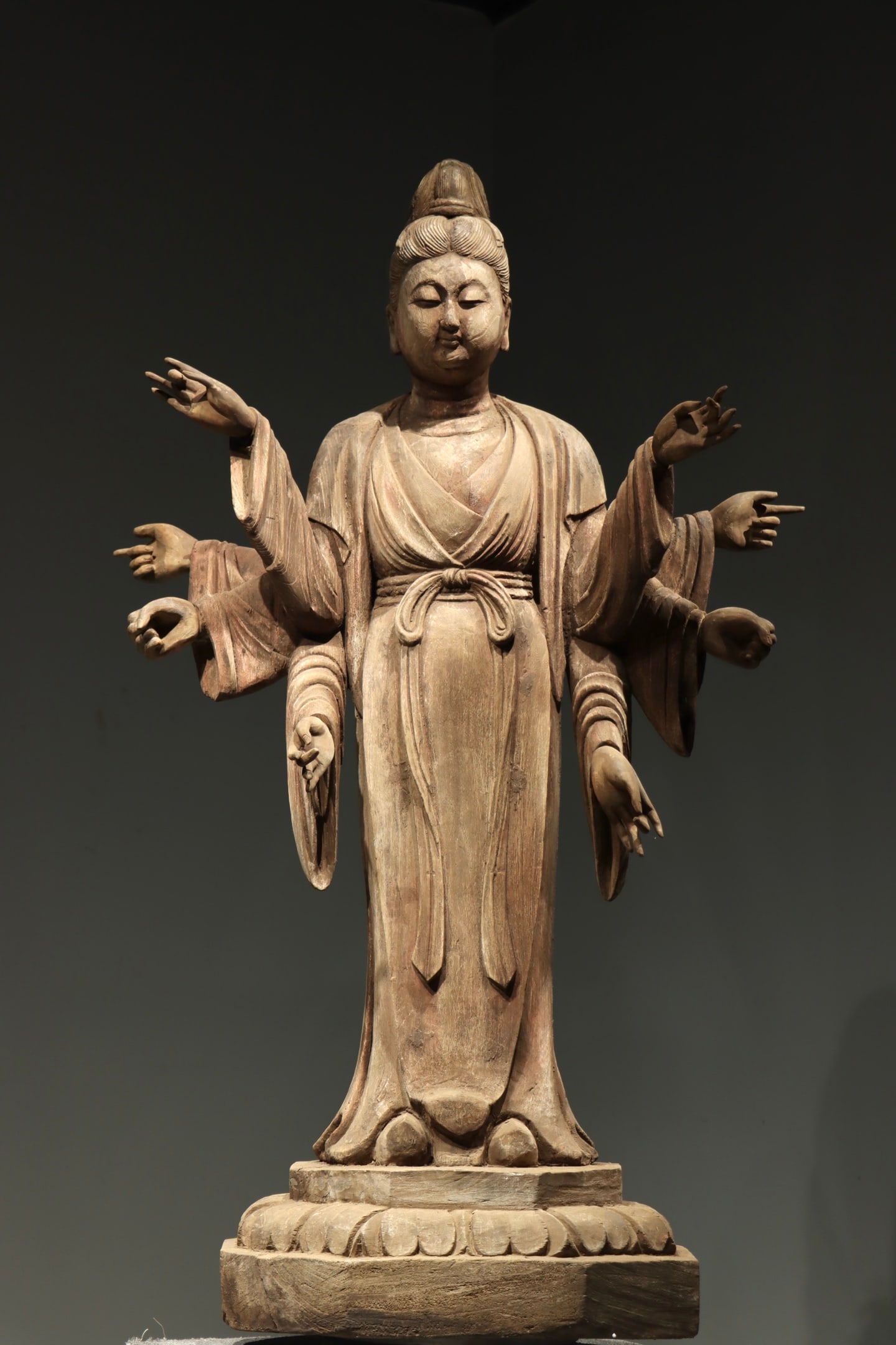 Wood Avalokitesvara Figure: Wood Avalokitesvara Figure (140cm)