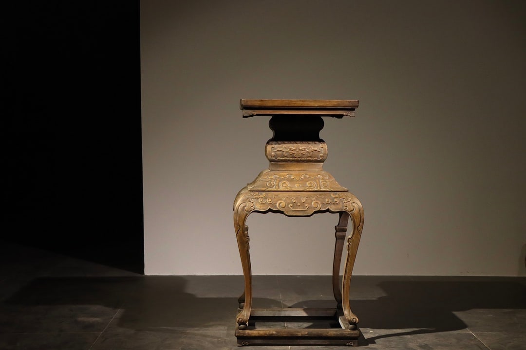 Huanghuali Wood Carved Dragon Pattern Square Table: Huanghuali Wood Carved Dragon Pattern Square Table (100 x 48cm)