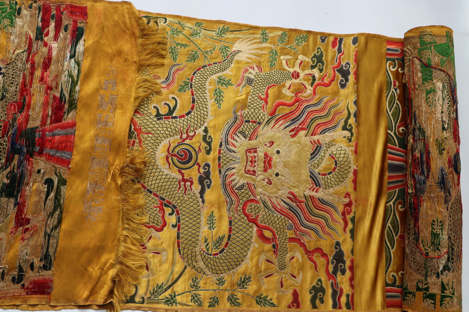 Silk Dragon Pattern Embroidery - 11