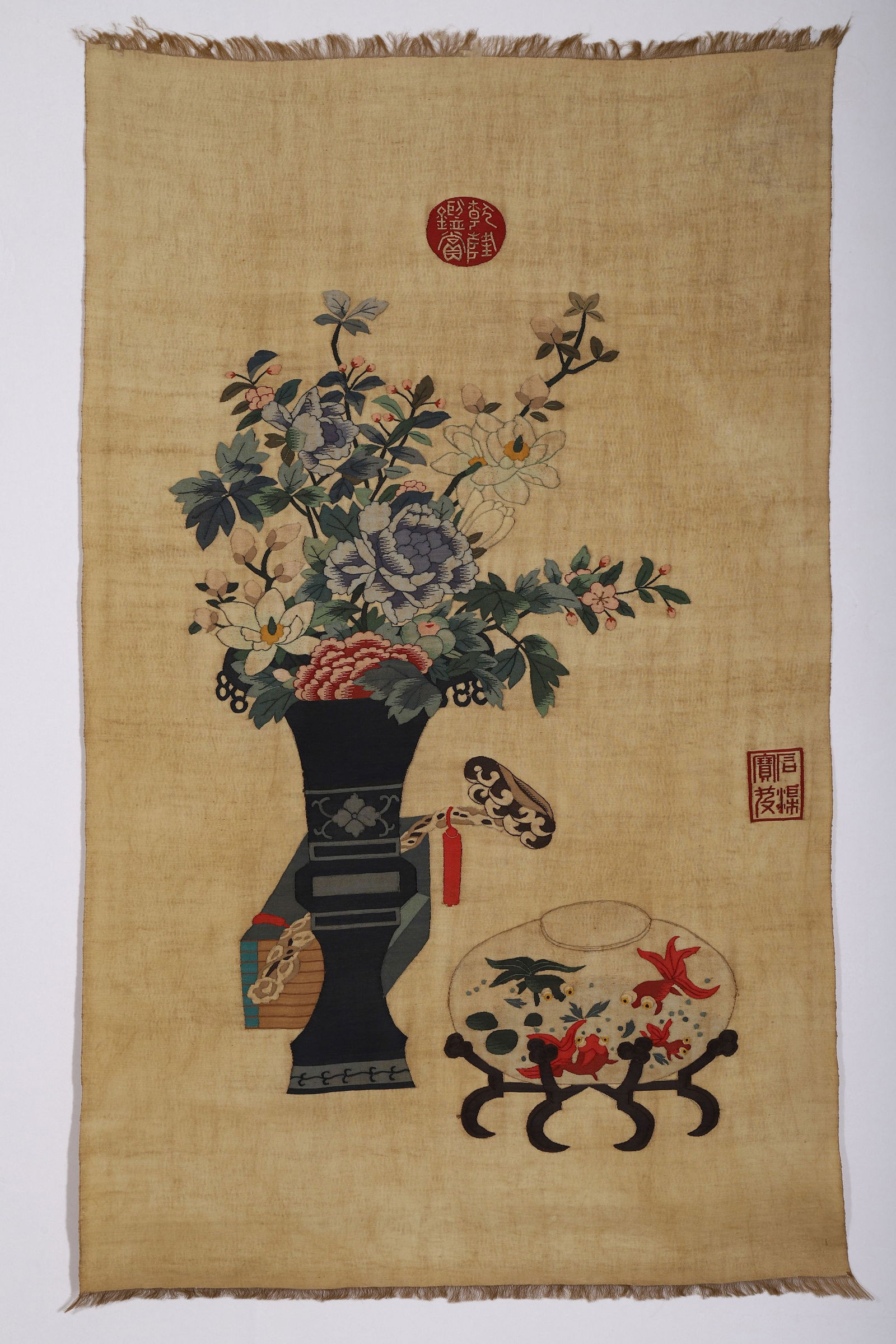 Silk Flower and Flower Pot Pattern Embroidery: Silk Flower and Flower Pot Pattern Embroidery (107 x 62cm)