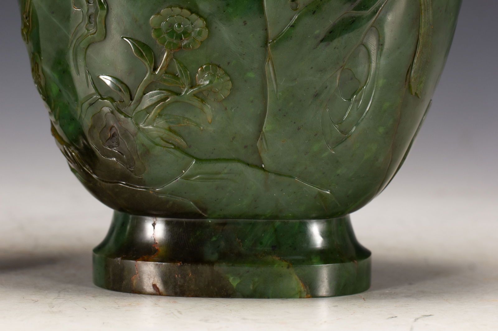 Jasper Jade Carved Flower and Bird Pattern Vase - 10