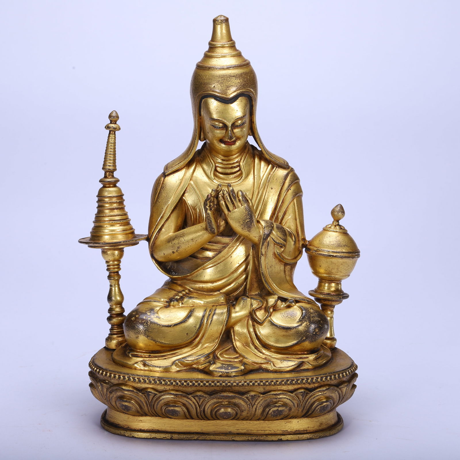 Gilt Bronze Tsongkhapa Figure: Gilt Bronze Tsongkhapa Figure (16 x 10 x 23cm,Weight 1750g)