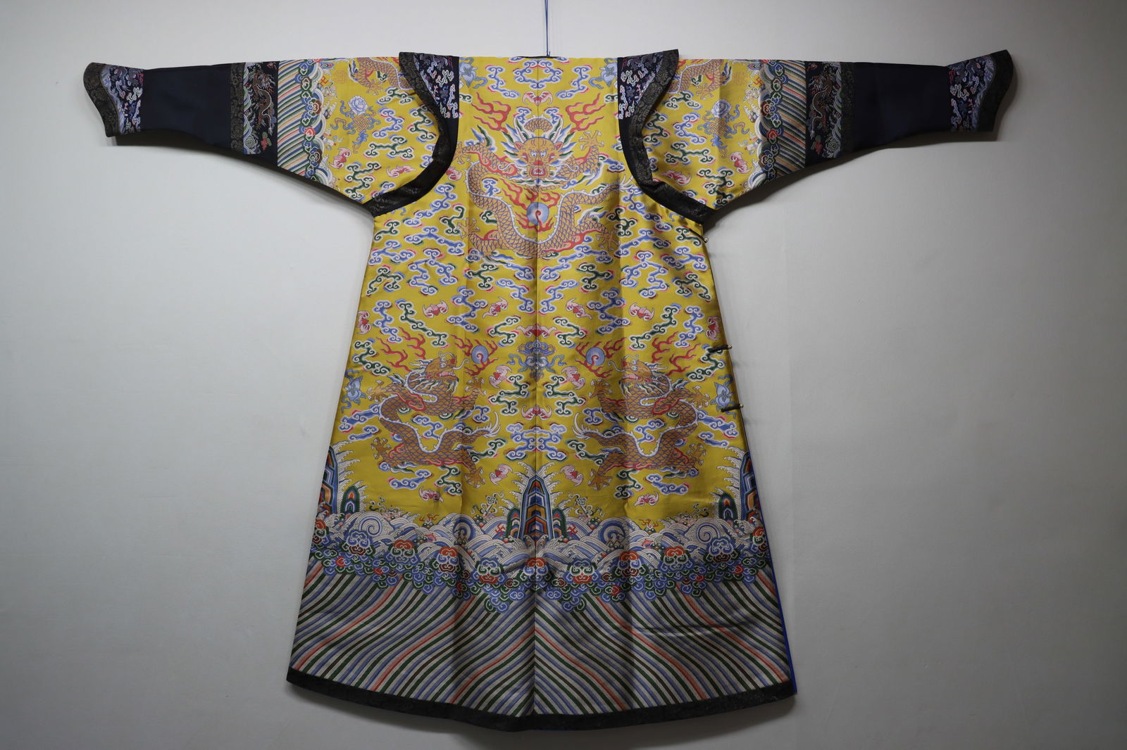 Silk Embroidery Cloud and Dragon Pattern Dragon Robe - 7