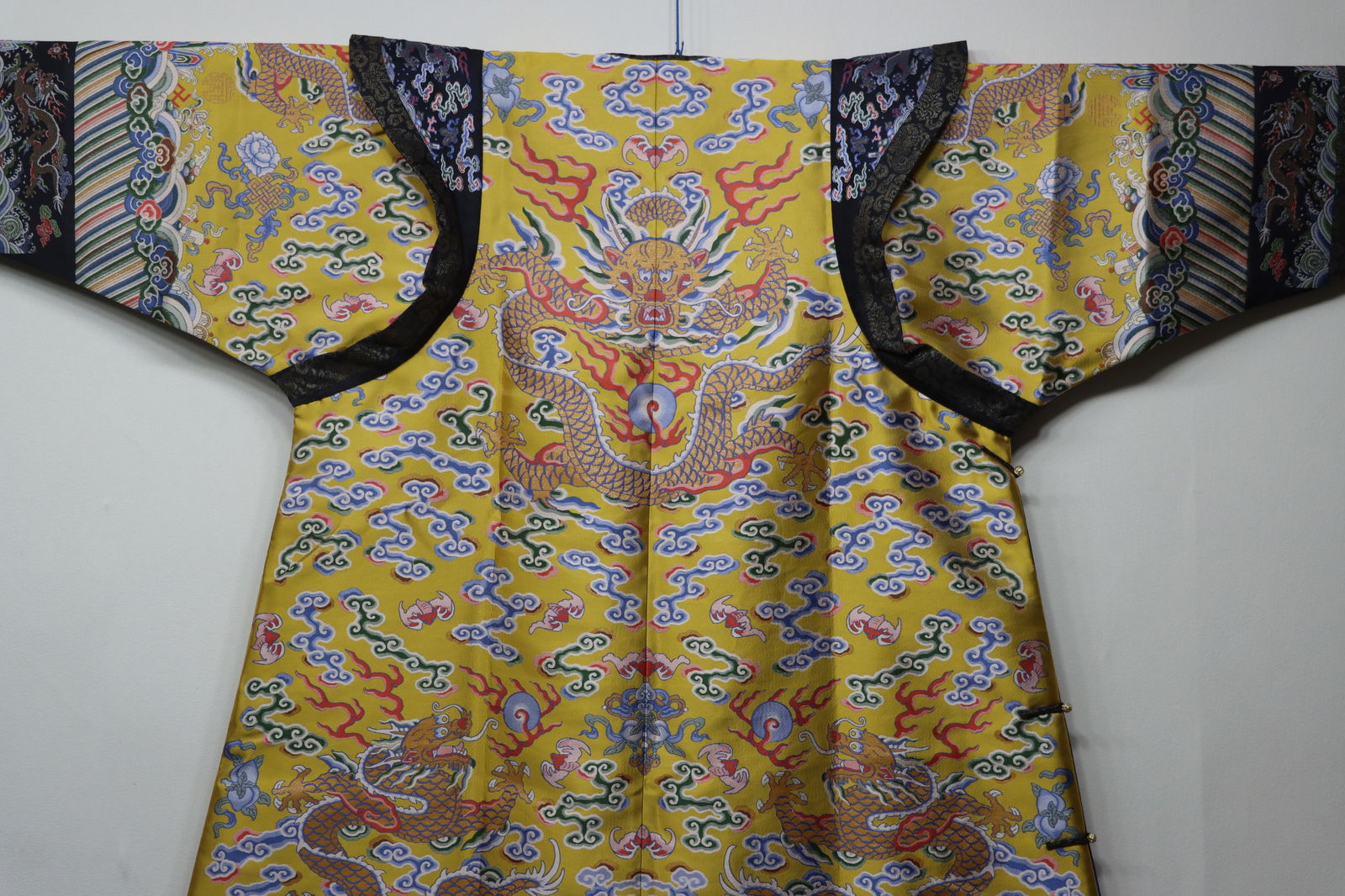 Silk Embroidery Cloud and Dragon Pattern Dragon Robe - 8