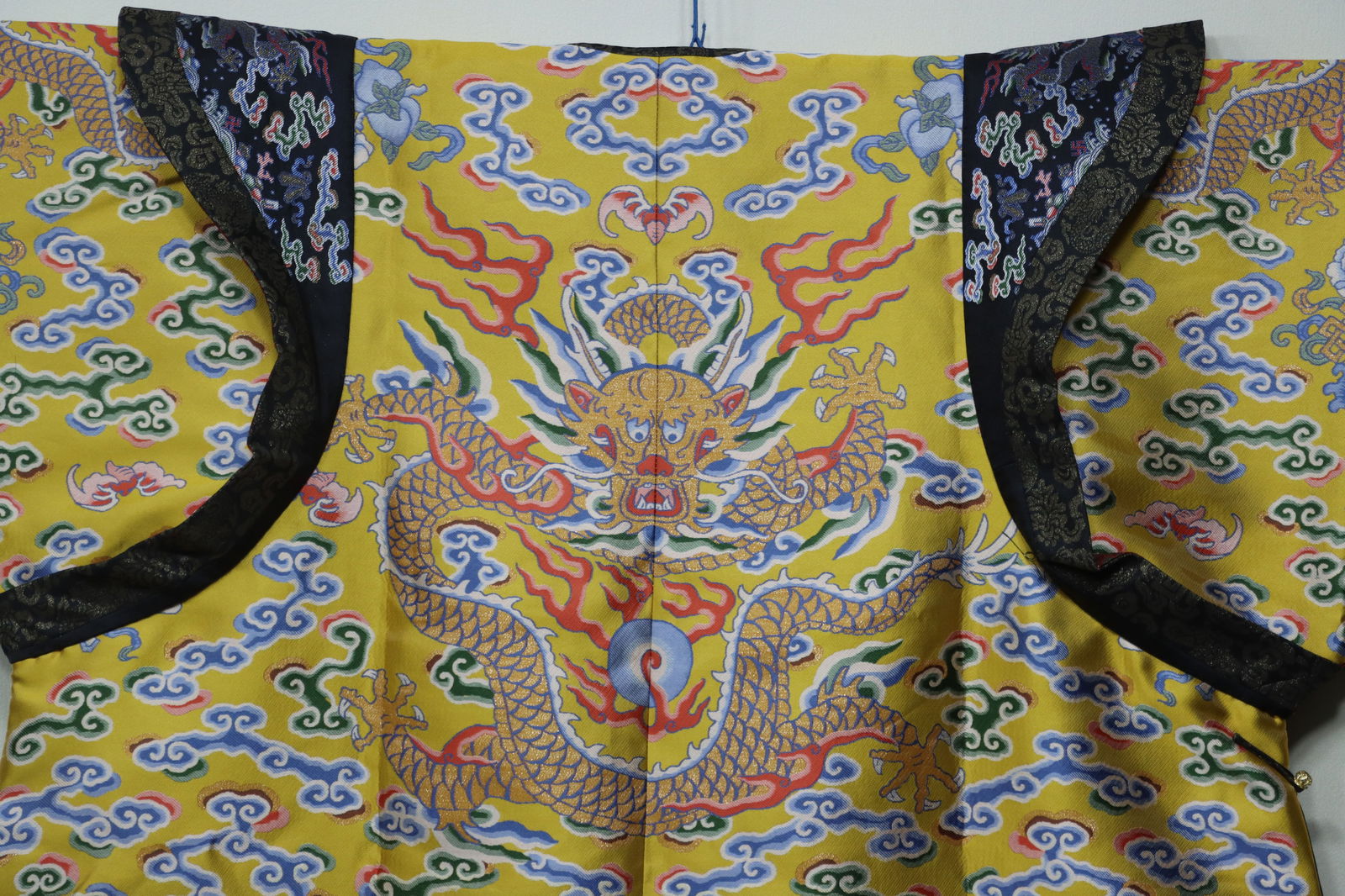 Silk Embroidery Cloud and Dragon Pattern Dragon Robe - 9