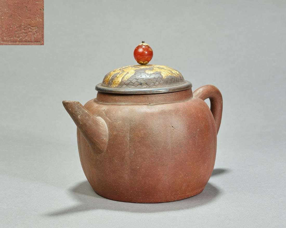 Purple Clay Teapot and Gilt Silver Carved Playing Children Pattern Lid: Purple Clay Teapot and Gilt Silver Carved Playing Children Pattern Lid (16cm)