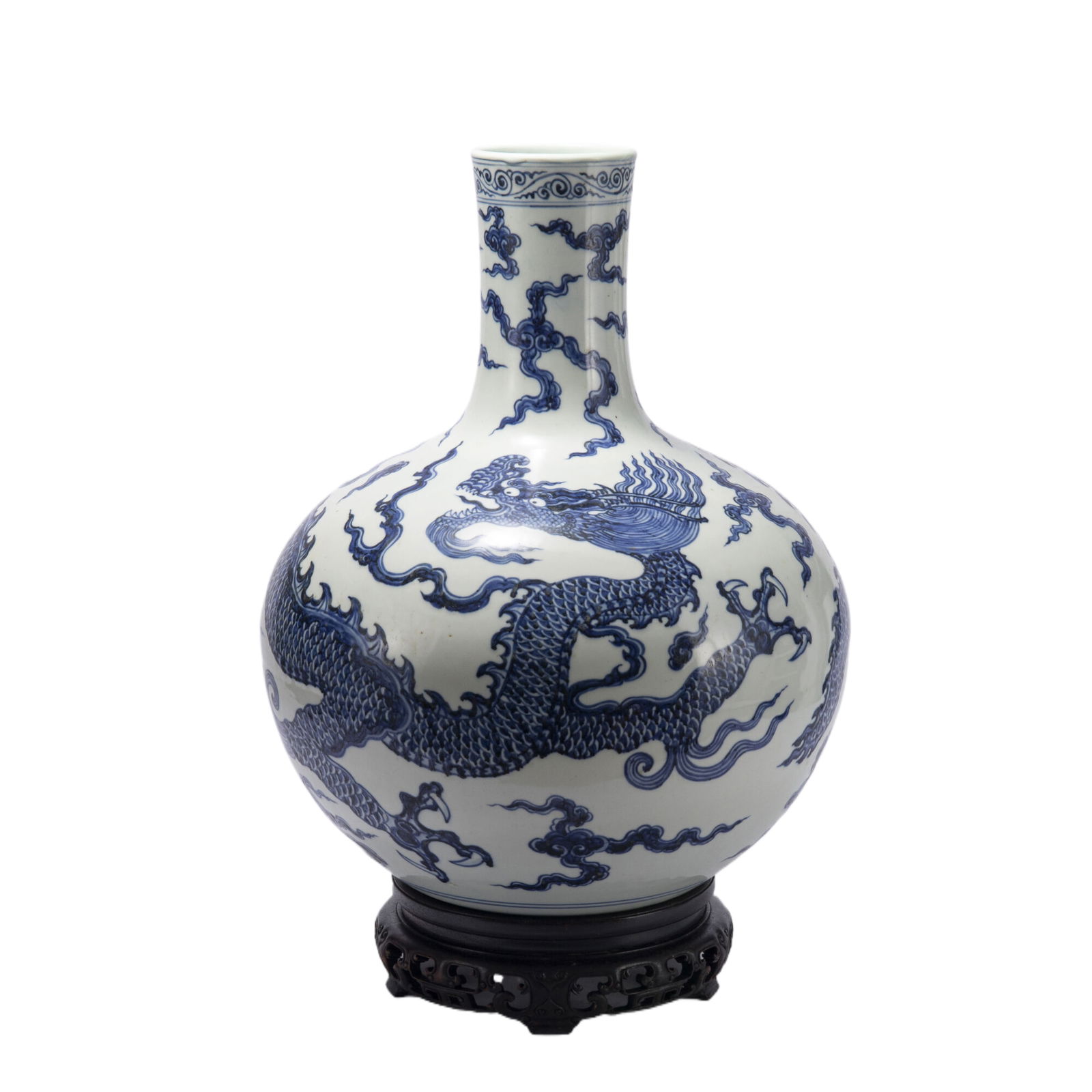 A CHINESE BLUE AND WHITE PORCELAIN DRAGON GLOBULAR VASE (1 of 11)