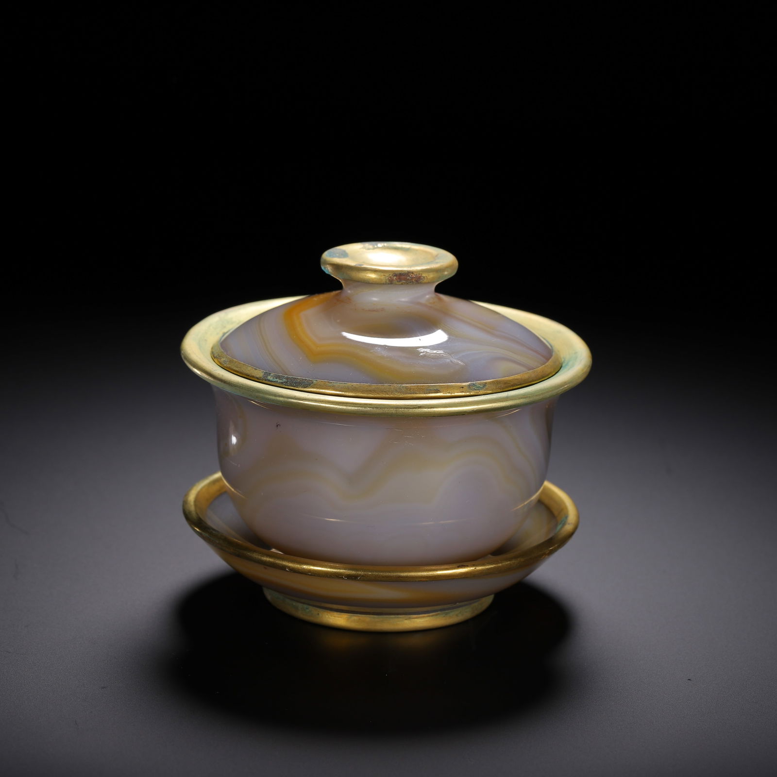 A CHINESE AGATE TEA SET WITH GOLD MOUNTS - 2