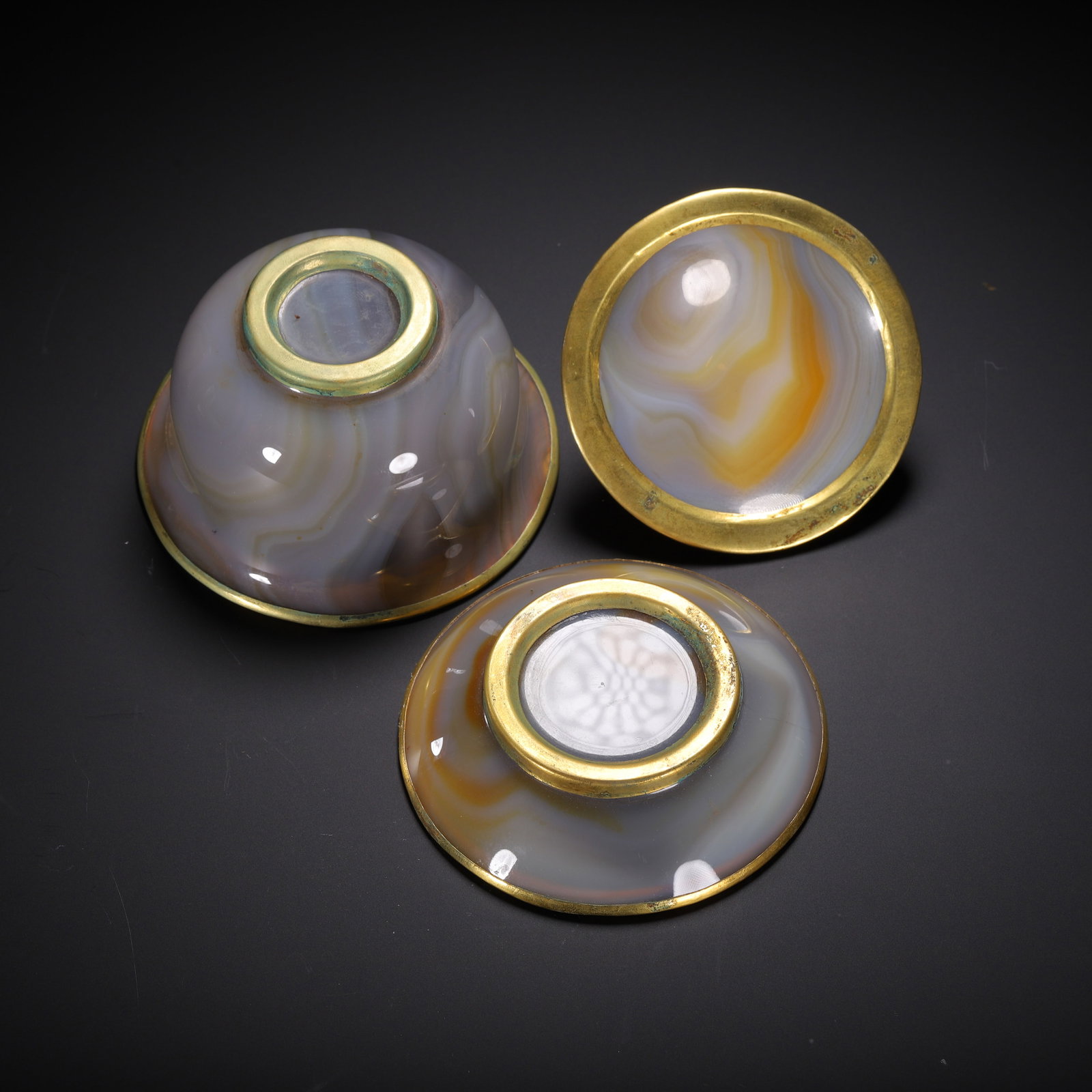 A CHINESE AGATE TEA SET WITH GOLD MOUNTS - 6