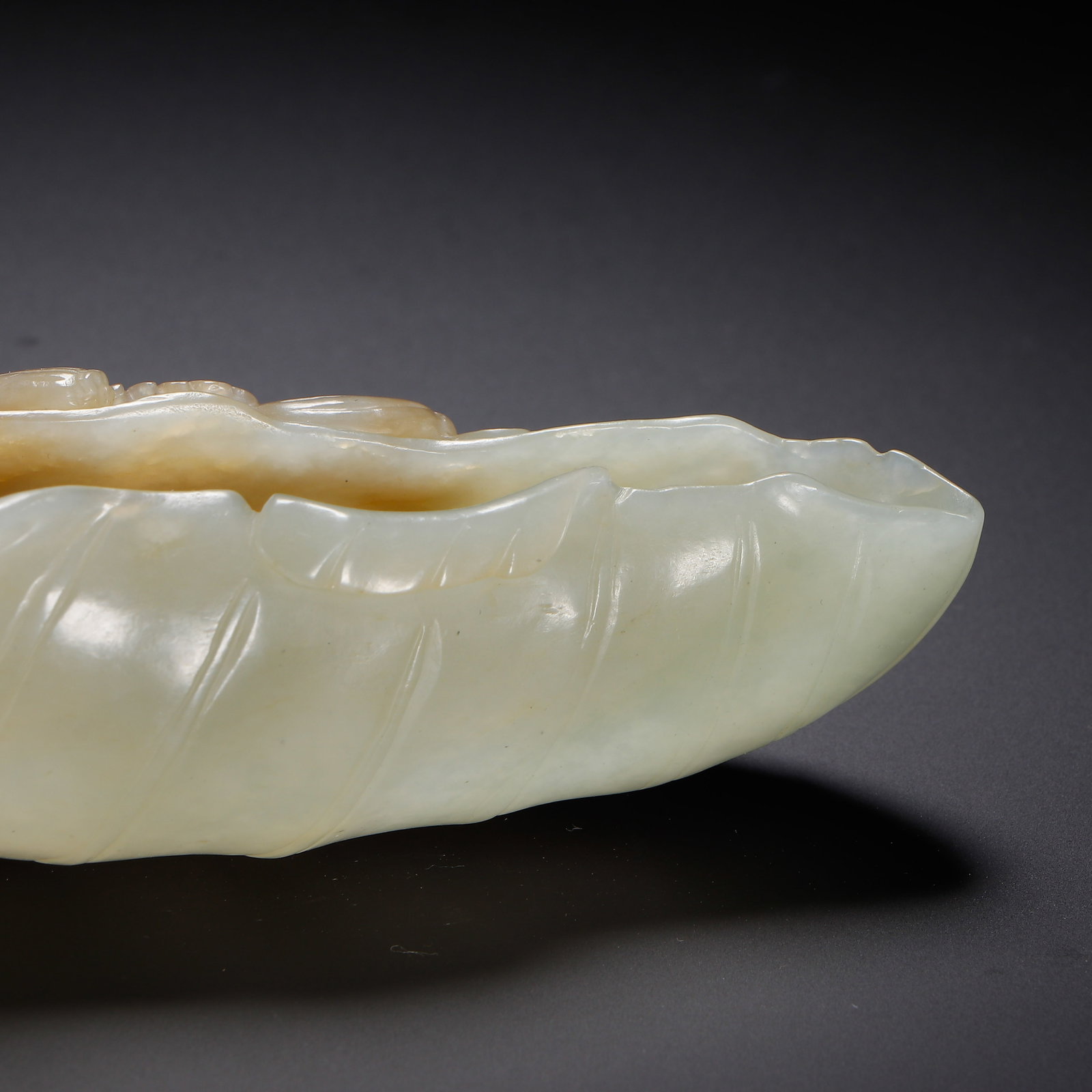 A CHINESE JADE LEAF-SHAPED BRUSH WASHER - 3