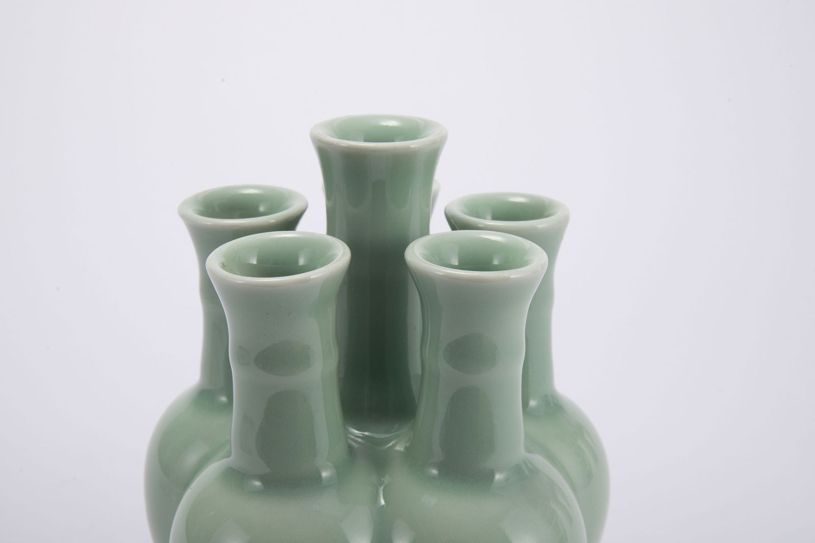 A CELADON GLAZE SIX SPROUTS VASE - 2