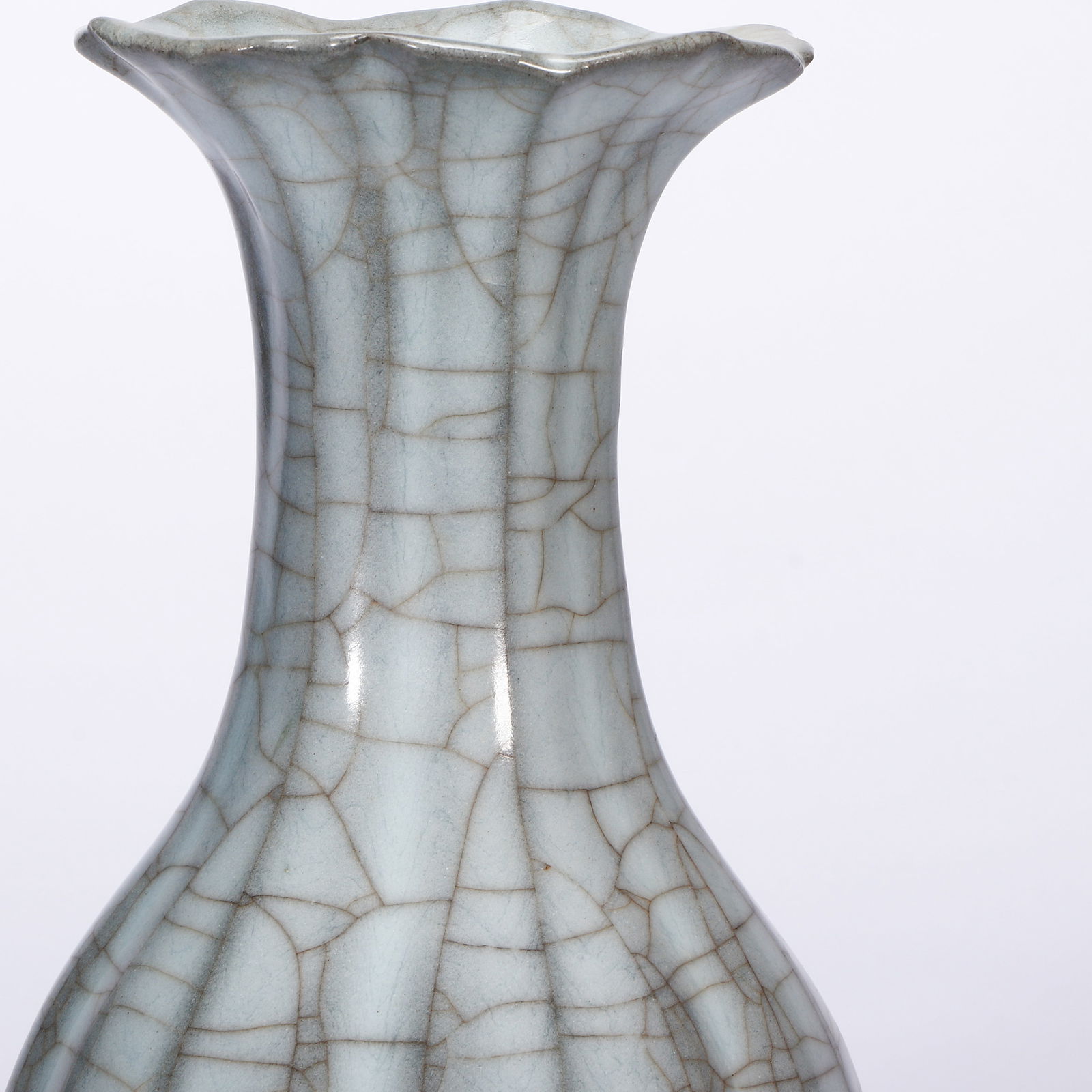 A CHINESE GE WARE LOBED VASE - 7