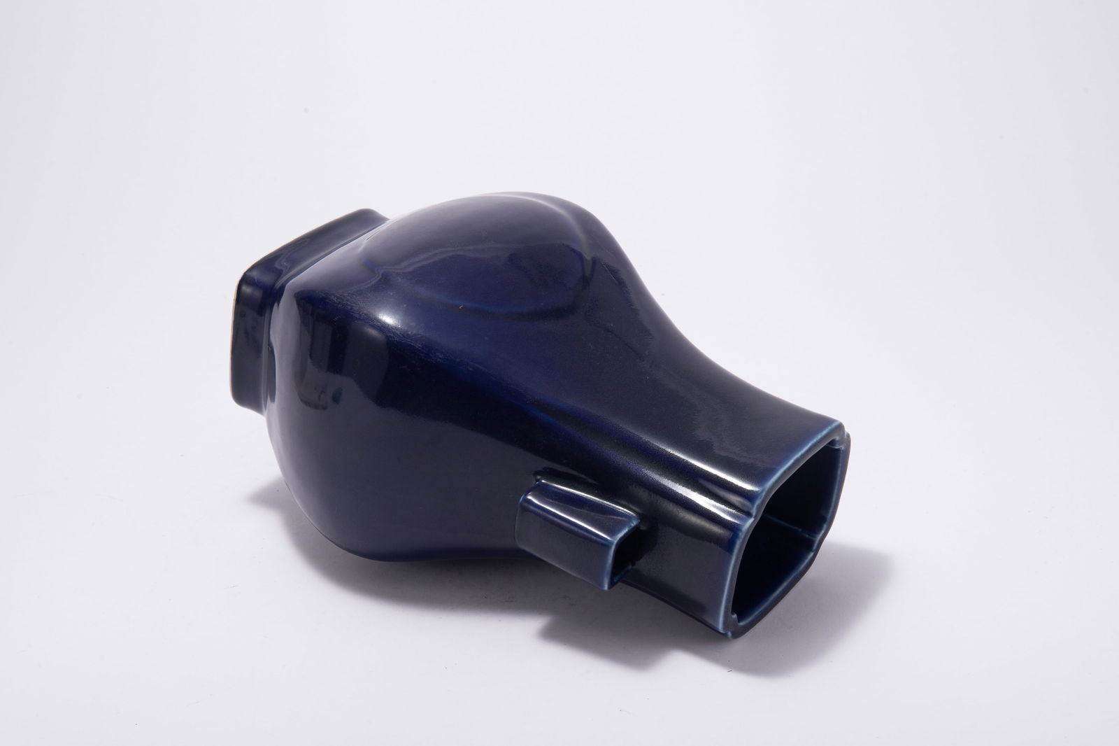 A BLUE GLAZE ARROW VASE - 7