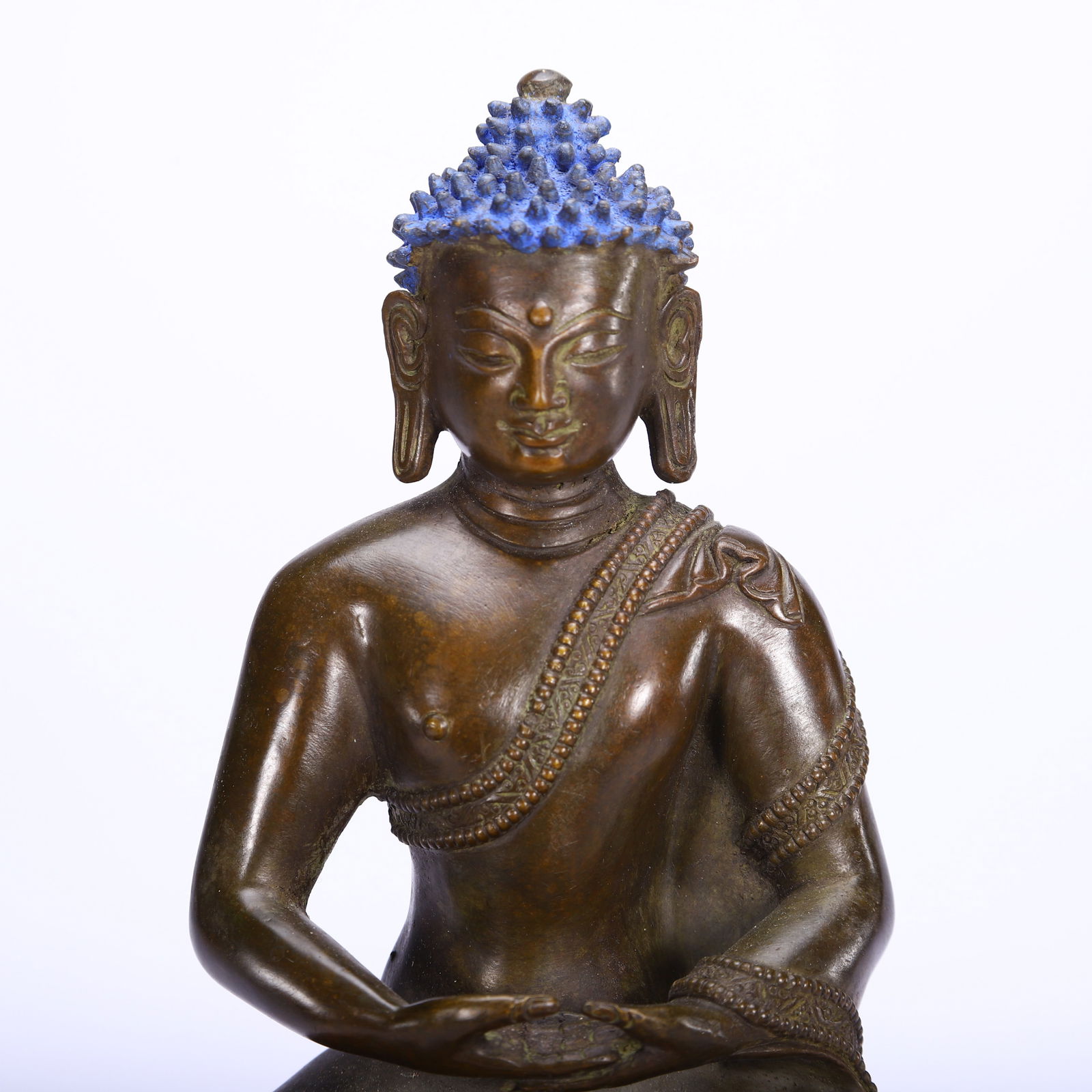 A CHINESE BRONZE BUDDHA FIGURE - 2