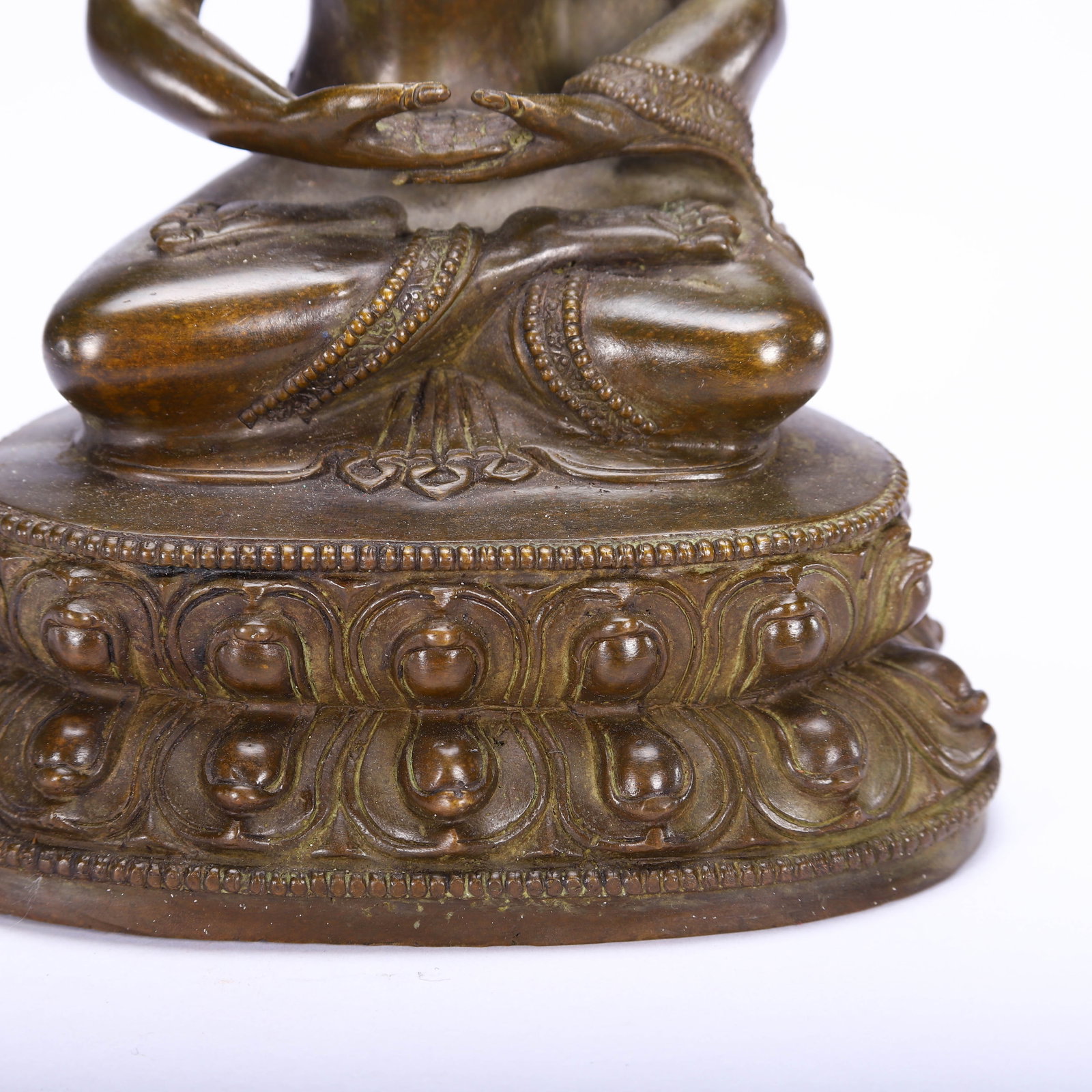A CHINESE BRONZE BUDDHA FIGURE - 4
